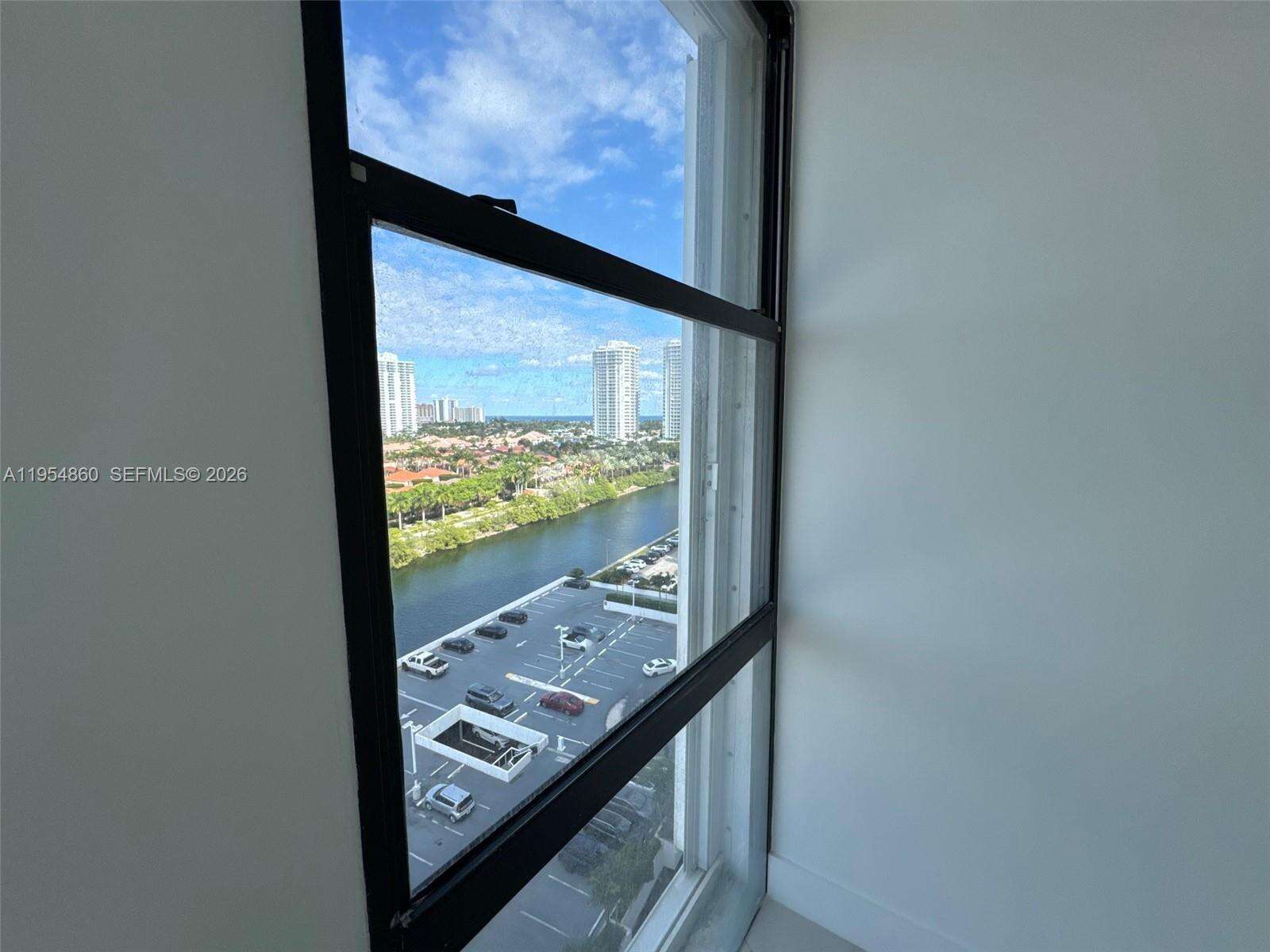 El Dorado at 3675 Country Club Dr, Aventura, FL 33180 - For Rent photo 23