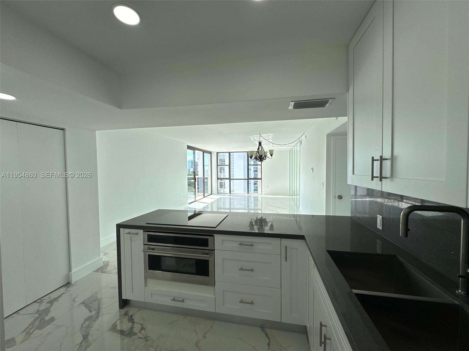 El Dorado at 3675 Country Club Dr, Aventura, FL 33180 - For Rent photo 33