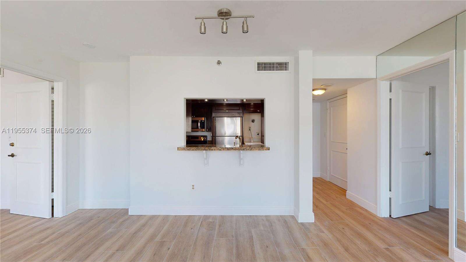 Brickell Key 2 at 540 Brickell Key Dr, Miami, FL 33131 - For Rent photo 11