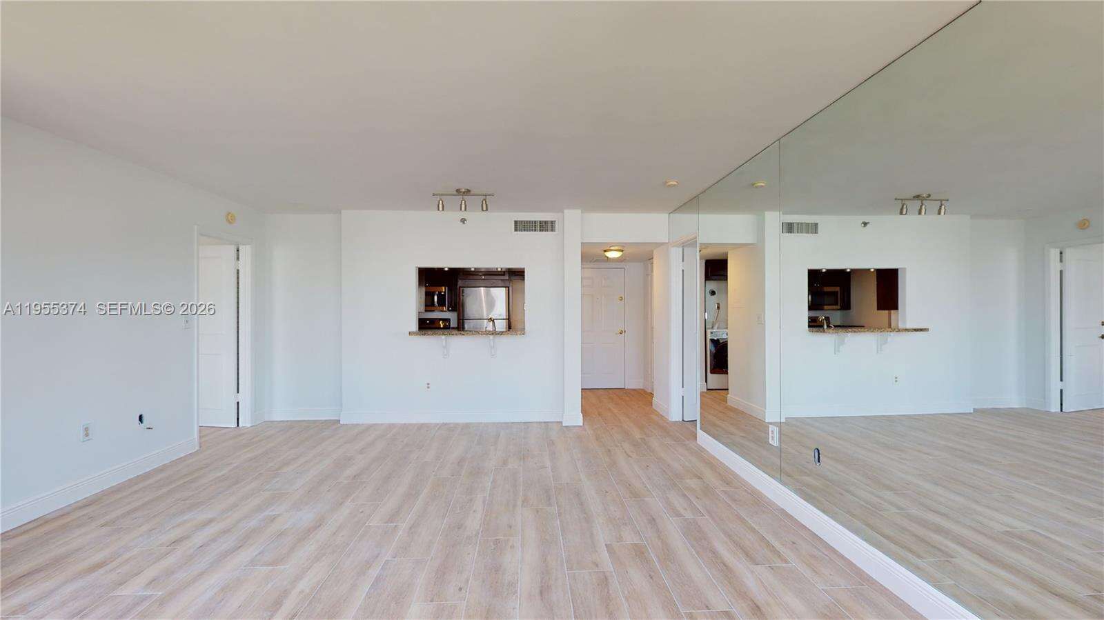 Brickell Key 2 at 540 Brickell Key Dr, Miami, FL 33131 - For Rent photo 9