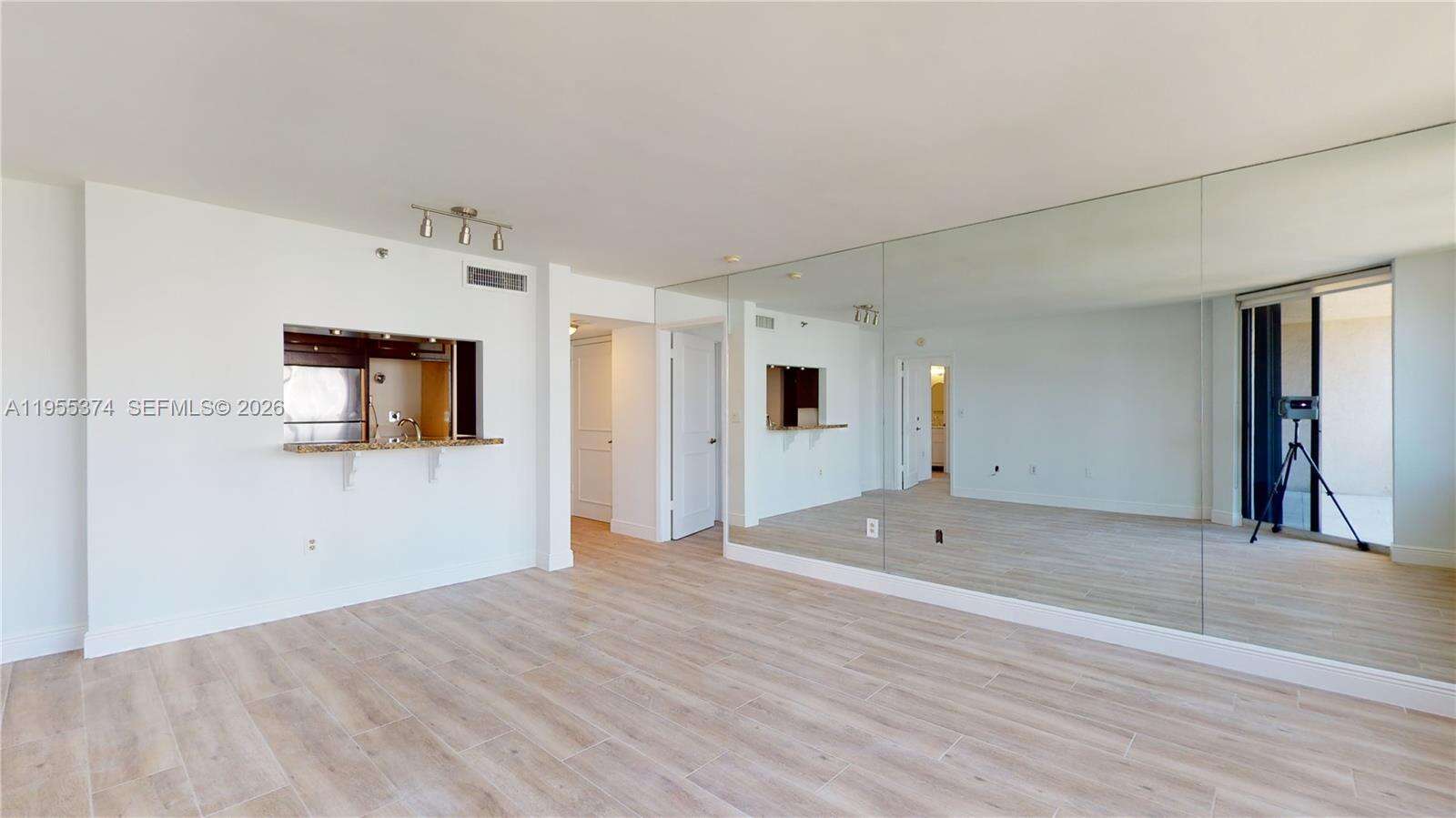 Brickell Key 2 at 540 Brickell Key Dr, Miami, FL 33131 - For Rent photo 10