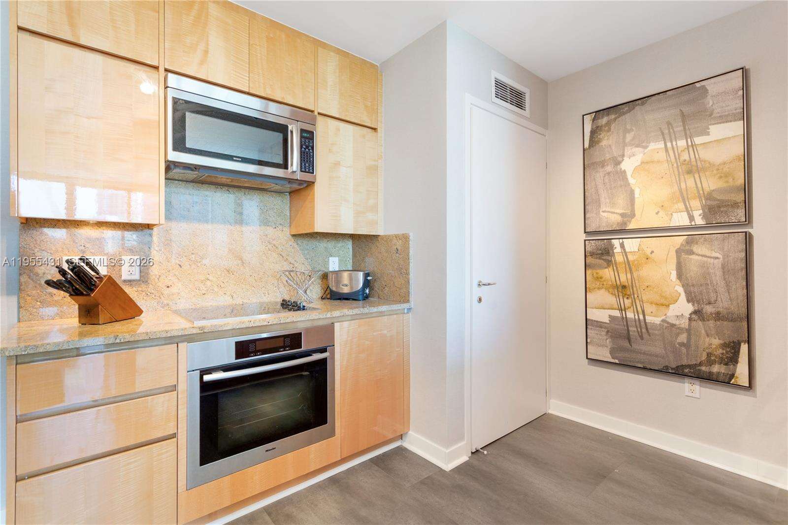 Continuum North Tower at 50 Pointe Dr, Miami Beach, FL 33139 - For Rent photo 5
