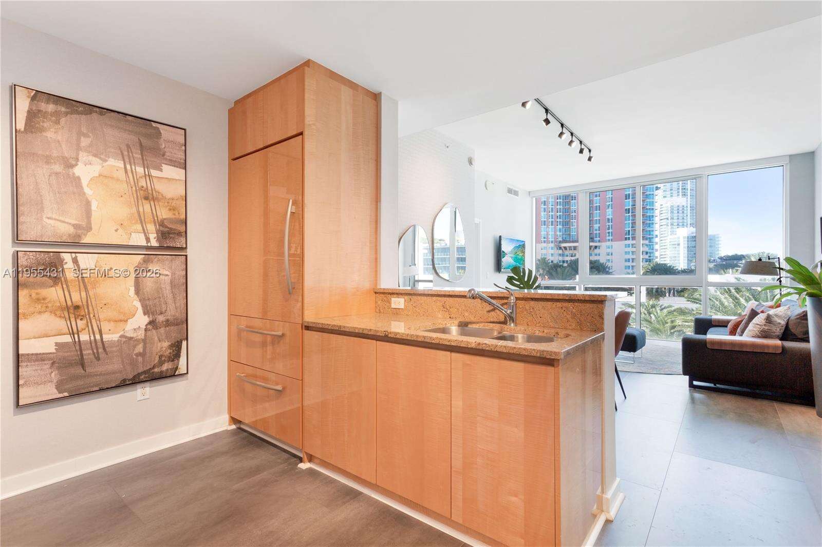 Continuum North Tower at 50 Pointe Dr, Miami Beach, FL 33139 - For Rent photo 6