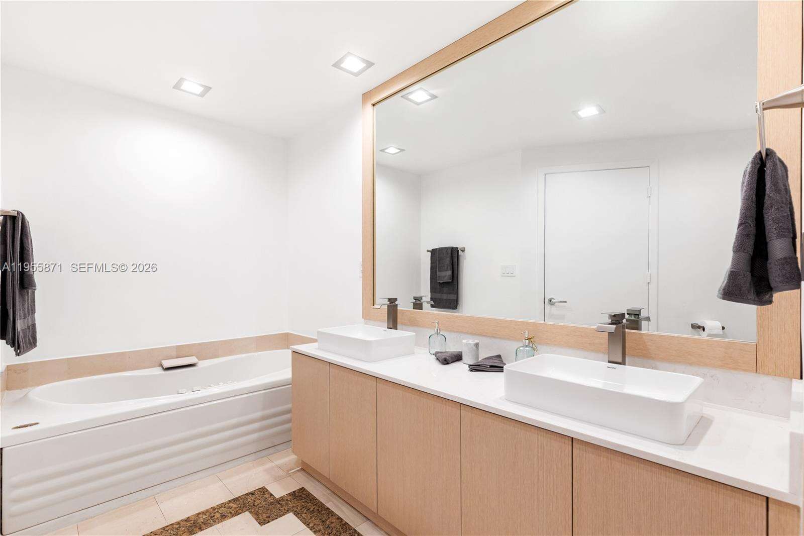 Portofino Tower at 300 Pointe Dr, Miami Beach, FL 33139 - For Rent photo 51