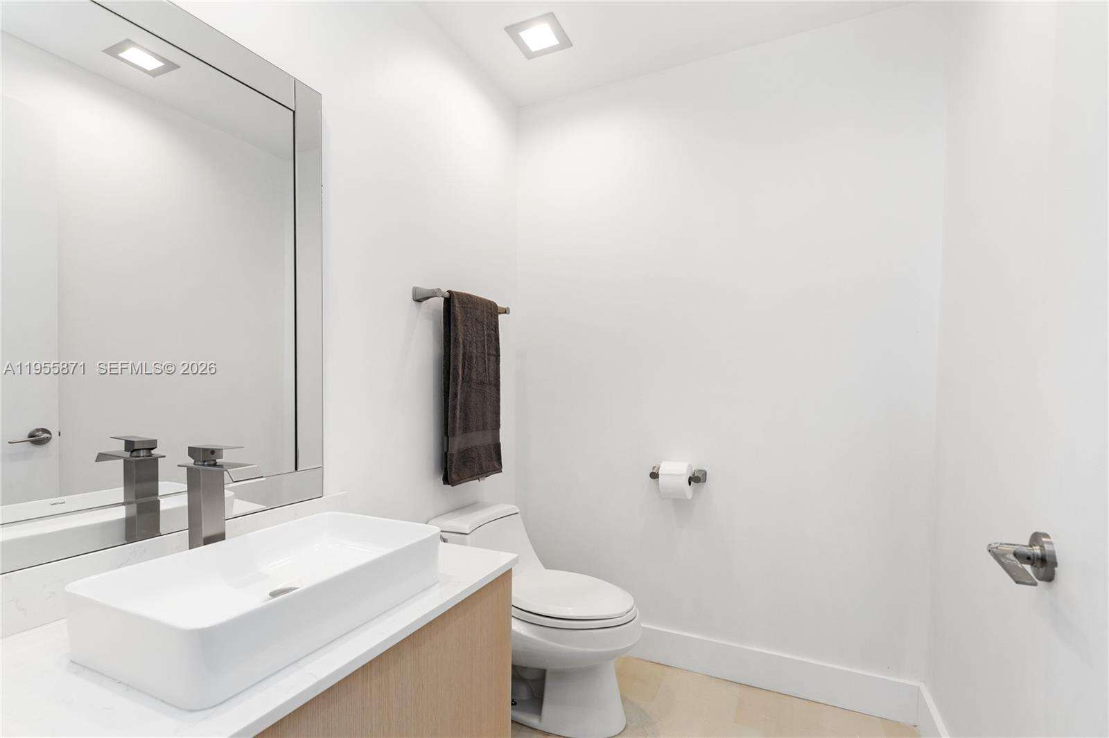 Portofino Tower at 300 Pointe Dr, Miami Beach, FL 33139 - For Rent photo 52