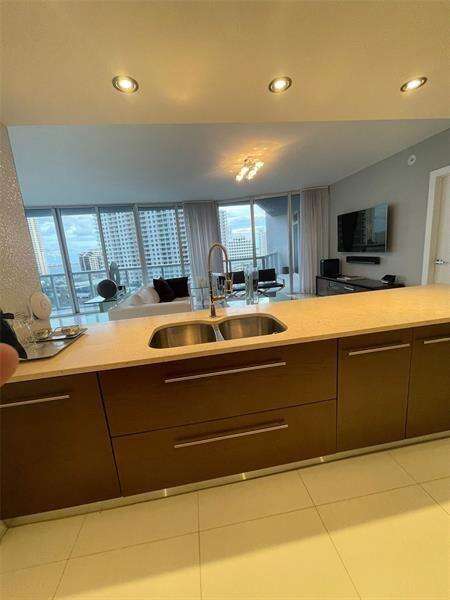 Icon Brickell 1 at 465 Brickell, Miami, FL 33131 - For Rent photo 5