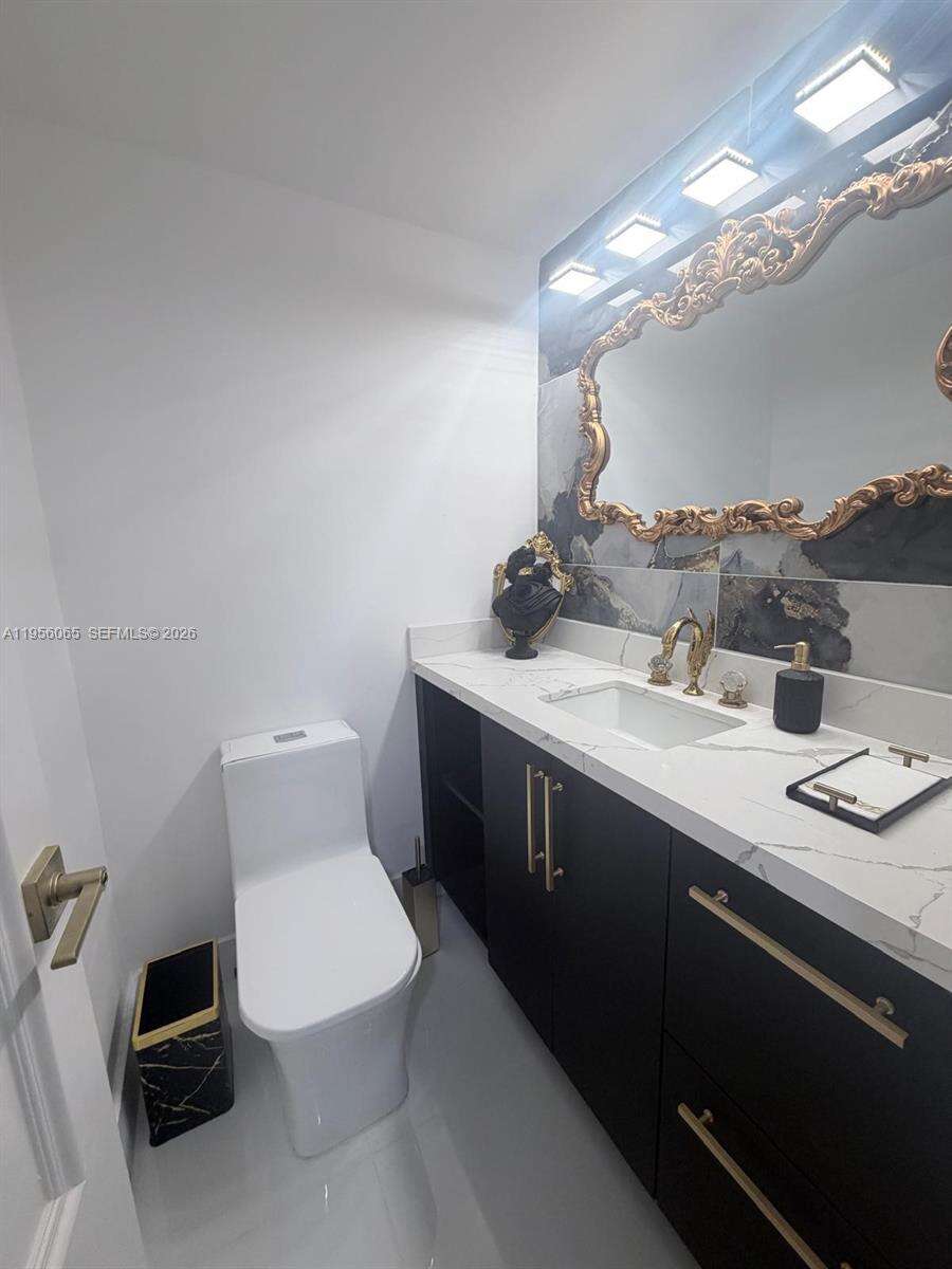 Decoplage at 100 Lincoln Rd, Miami Beach, FL 33139 - For Rent photo 9