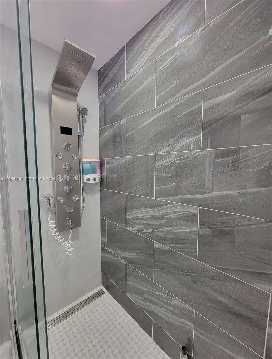 Alexander Towers at 3505 Ocean Dr, Hollywood, FL 33019 - For Rent photo 13