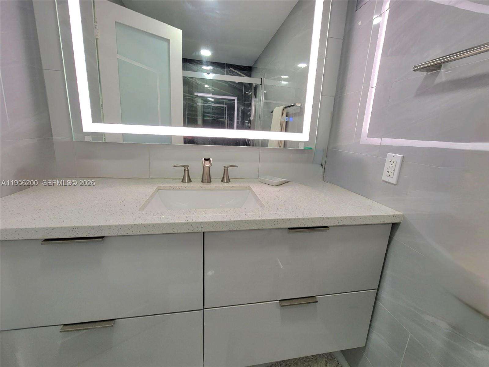 Alexander Towers at 3505 Ocean Dr, Hollywood, FL 33019 - For Rent photo 14