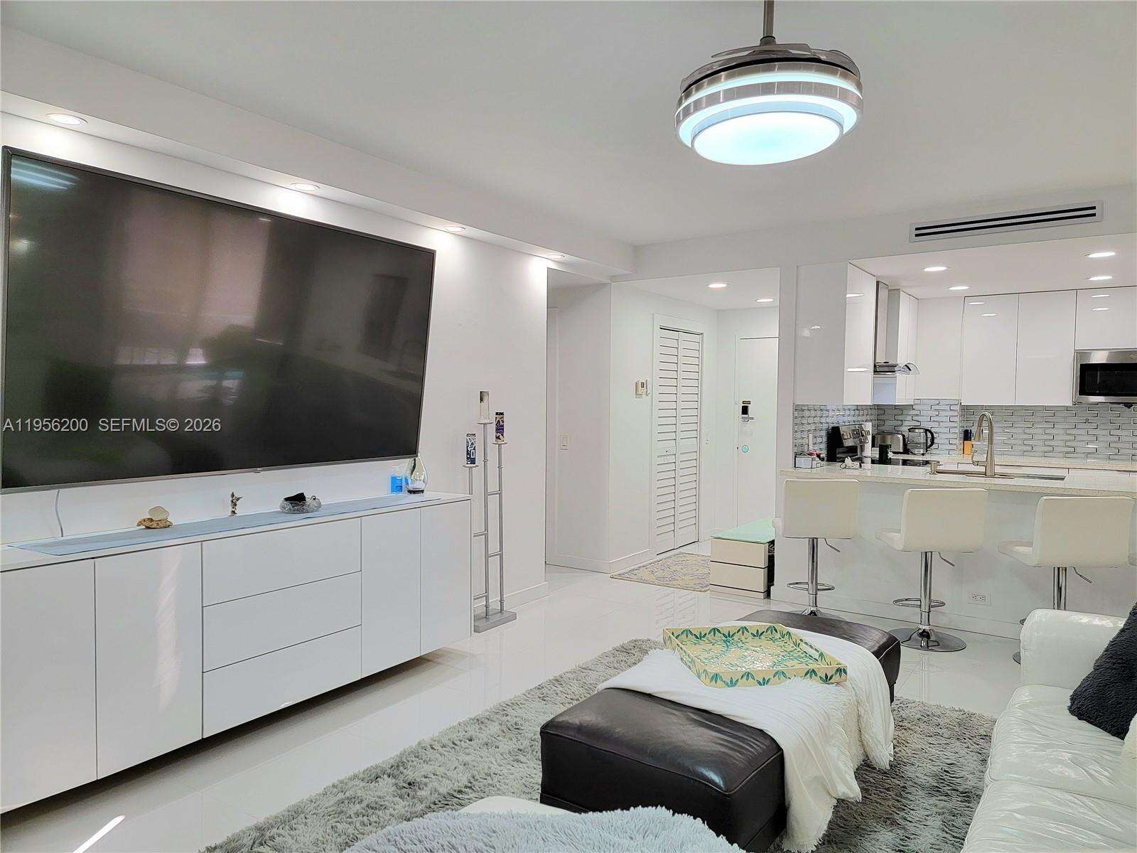 Alexander Towers at 3505 Ocean Dr, Hollywood, FL 33019 - For Rent photo 5