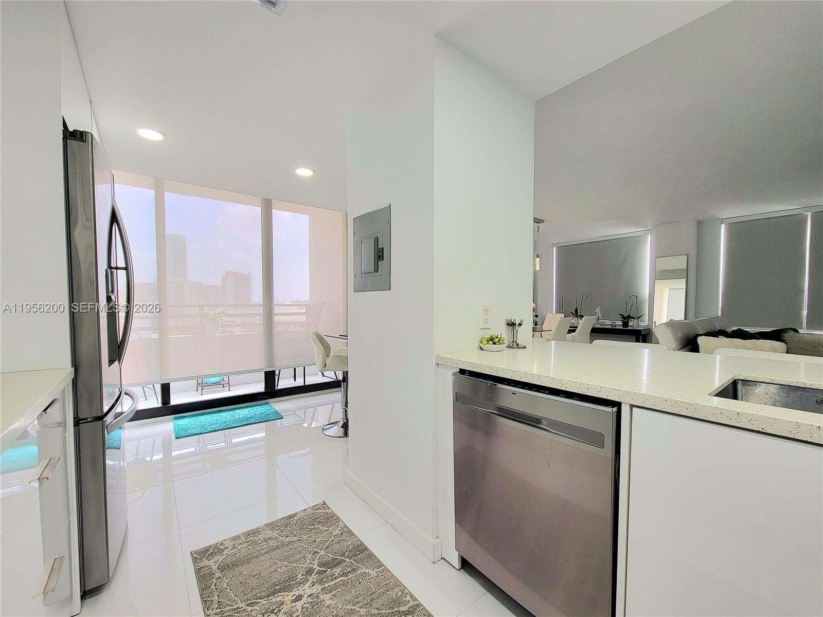 Alexander Towers at 3505 Ocean Dr, Hollywood, FL 33019 - For Rent photo 7
