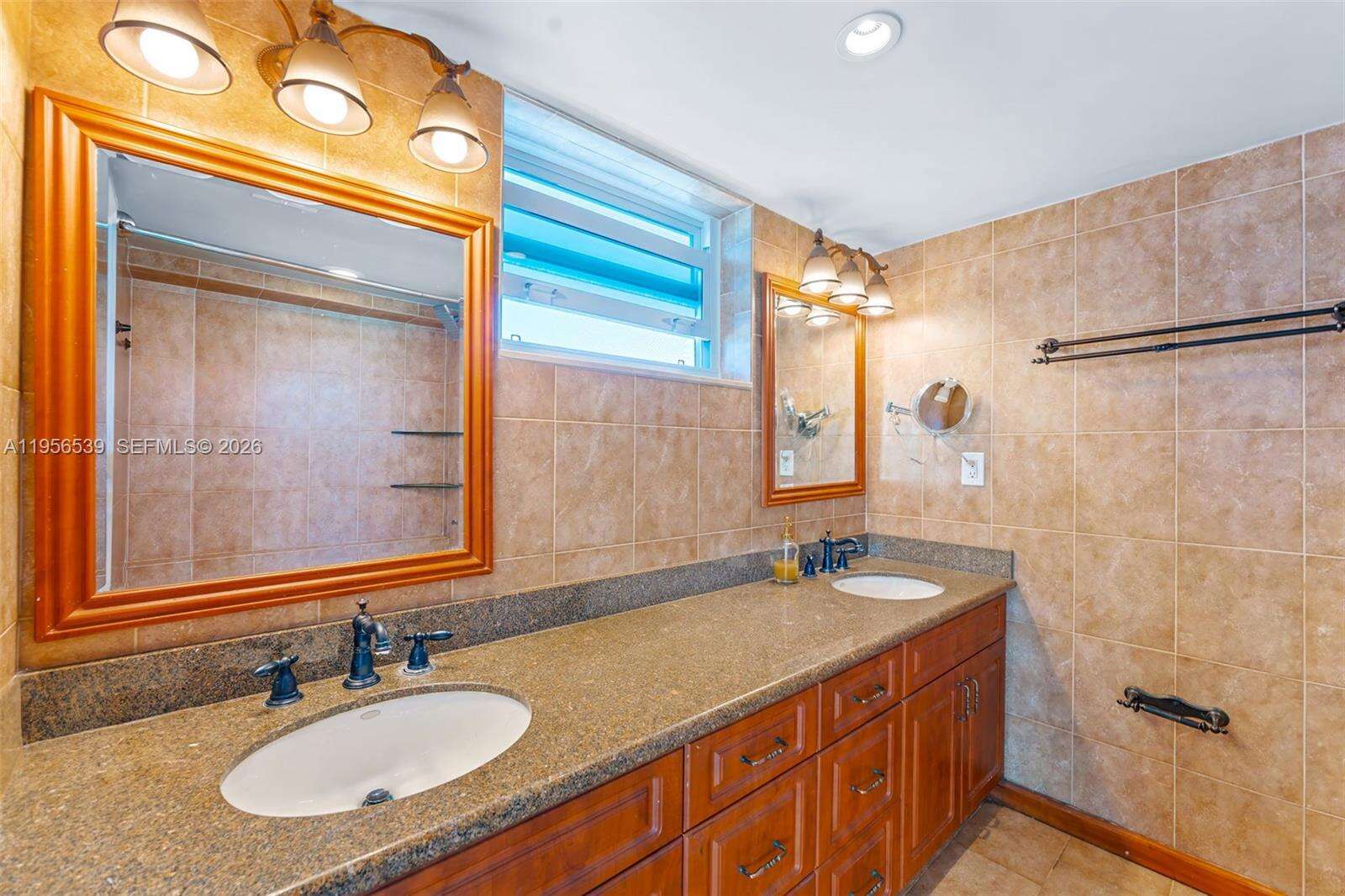 The Carriage Club North at Miami Beach, FL 33140 - For Rent photo 18
