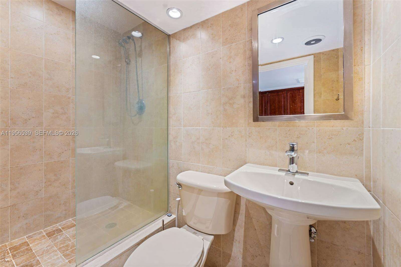 The Carriage Club North at Miami Beach, FL 33140 - For Rent photo 9