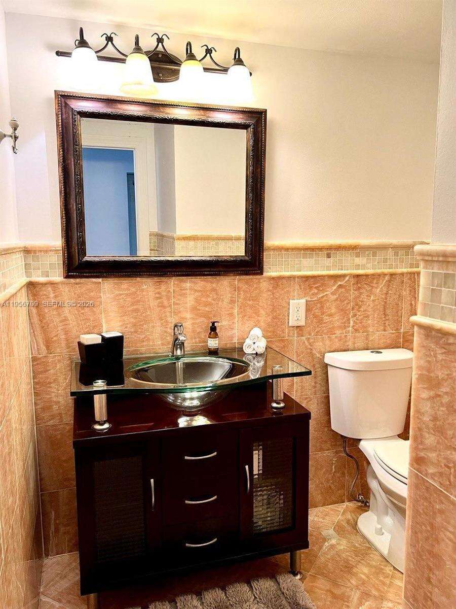 Alexander Towers at 3505 Ocean Dr, Hollywood, FL 33019 - For Rent photo 7