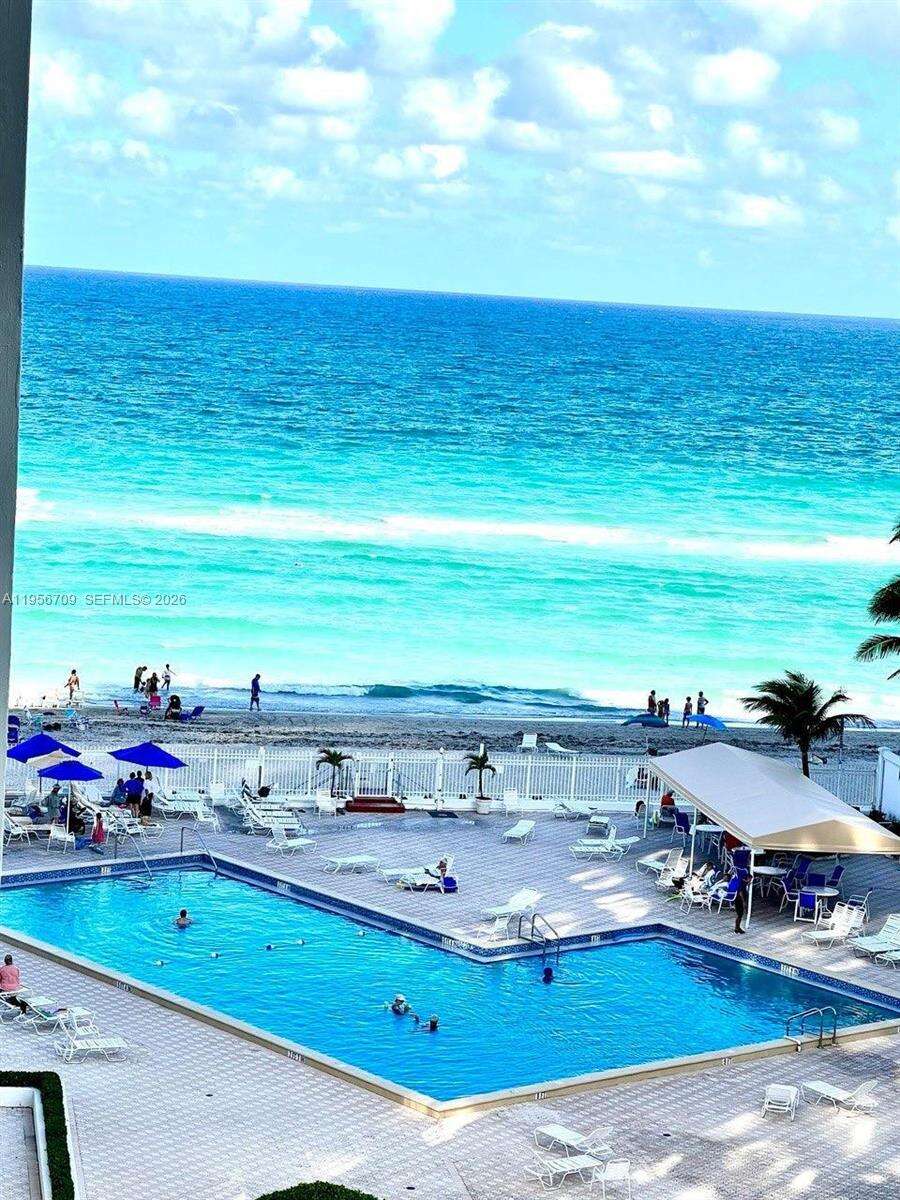 Alexander Towers at 3505 Ocean Dr, Hollywood, FL 33019 - For Rent photo 9