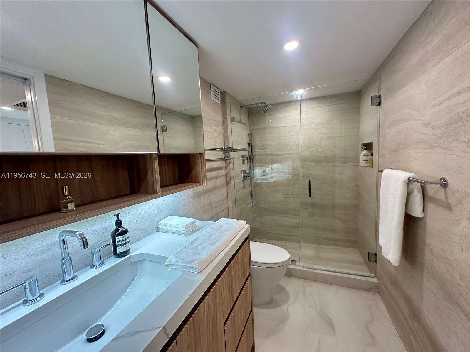 Roney Palace at 2301 Collins Ave, Miami Beach, FL 33139 - For Rent photo 12