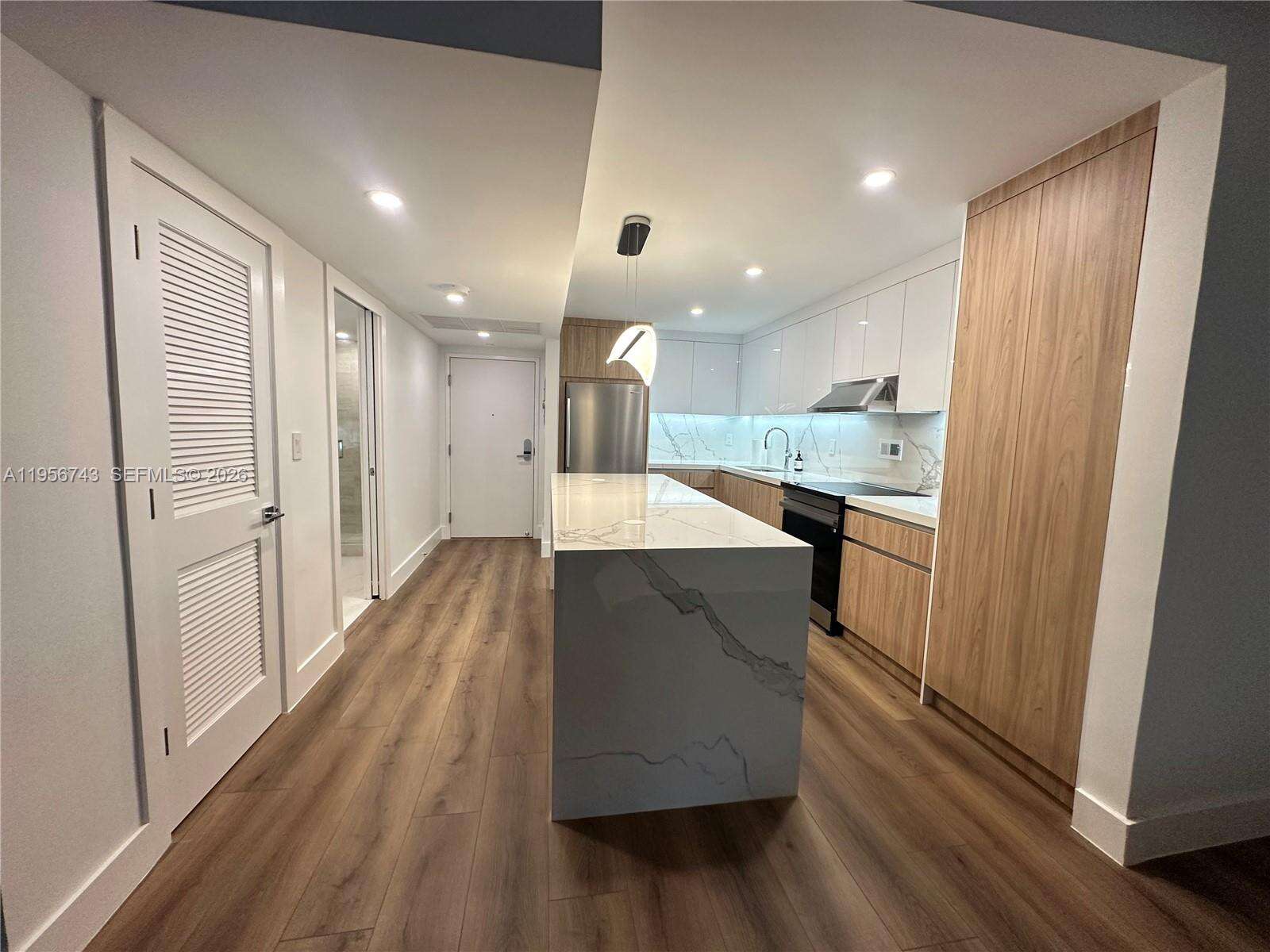 Roney Palace at 2301 Collins Ave, Miami Beach, FL 33139 - For Rent photo 4
