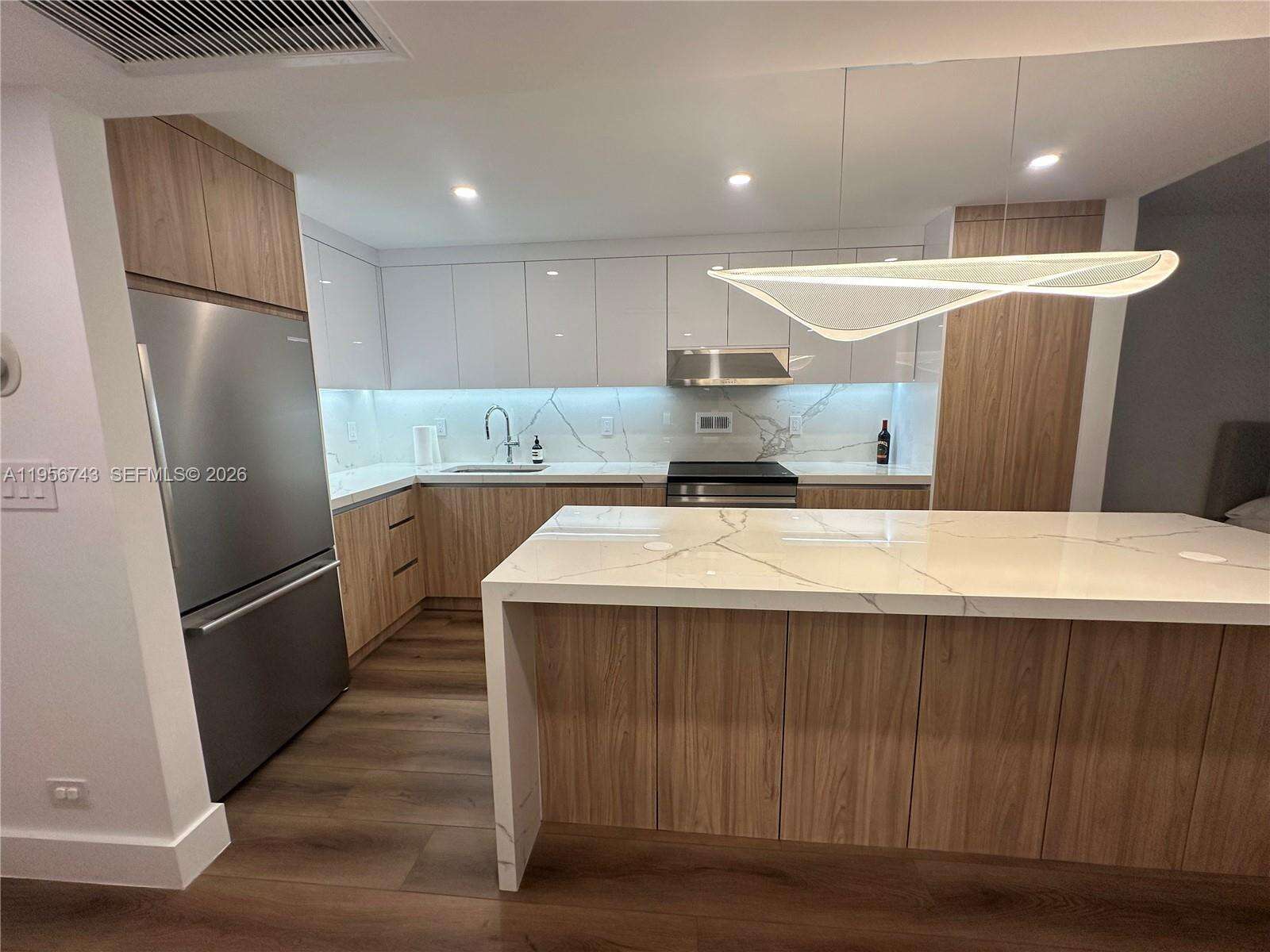 Roney Palace at 2301 Collins Ave, Miami Beach, FL 33139 - For Rent photo 8