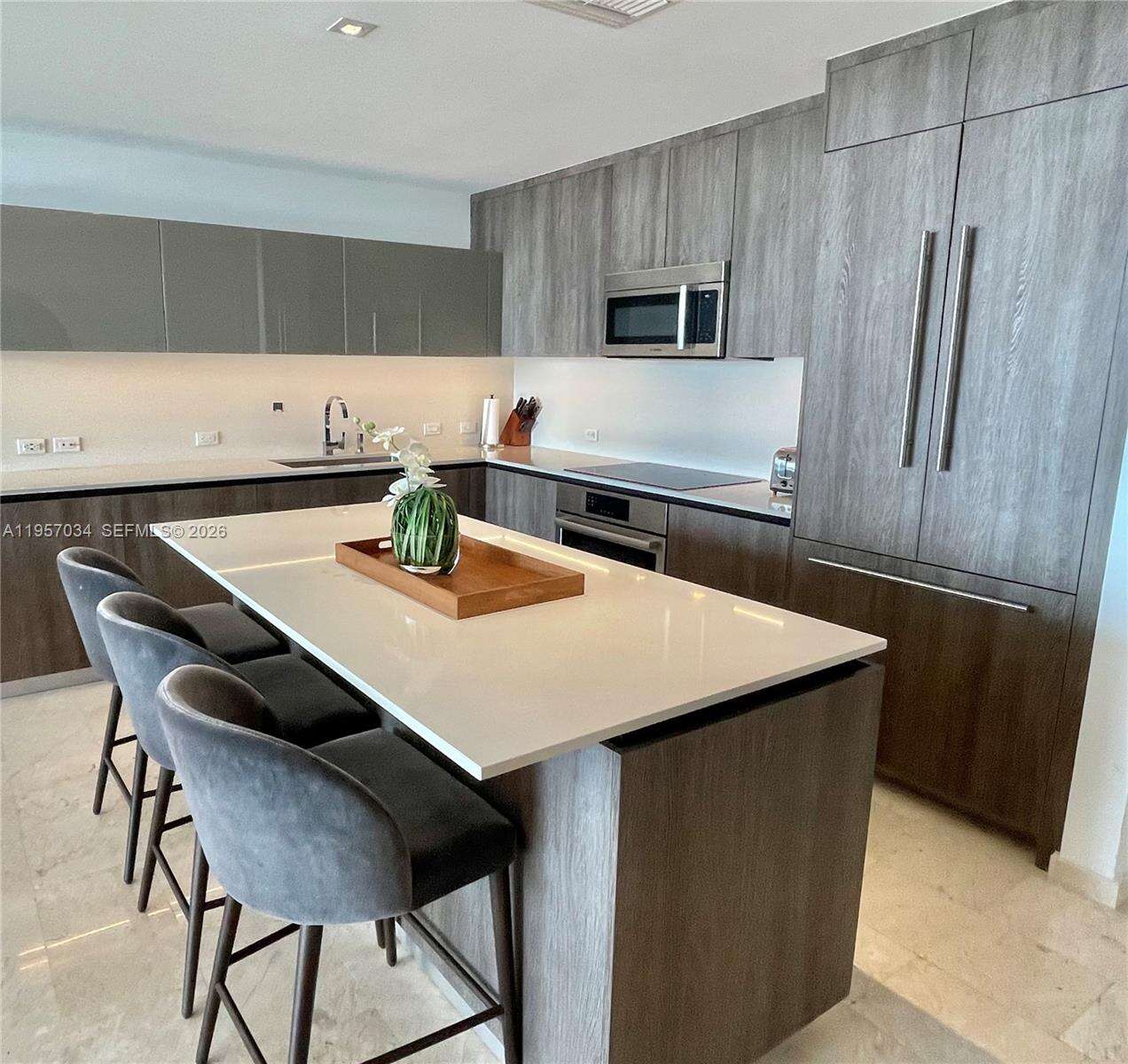 Rise Brickell at 88 7 St, Miami, FL 33131 - For Rent photo 4