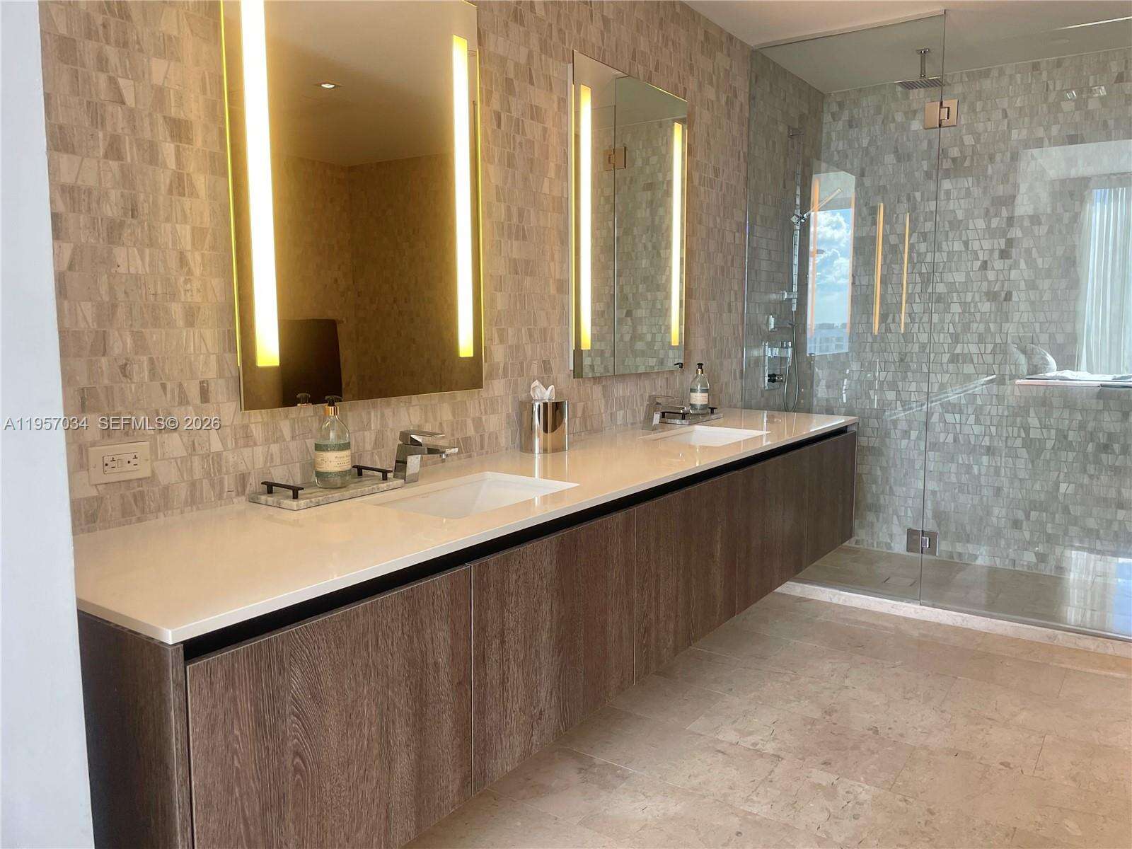 Rise Brickell at 88 7 St, Miami, FL 33131 - For Rent photo 6