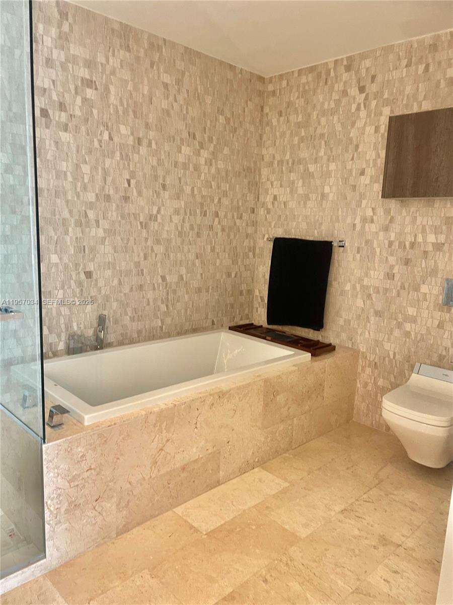 Rise Brickell at 88 7 St, Miami, FL 33131 - For Rent photo 7
