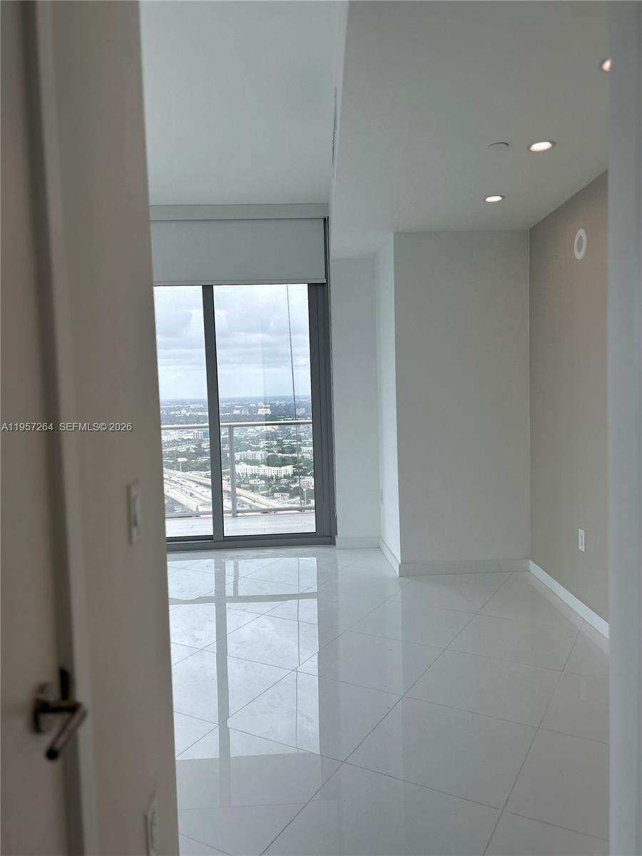 Paramount Miami Worldcenter at 851 1 Ave, Miami, FL 33132 - For Rent photo 12