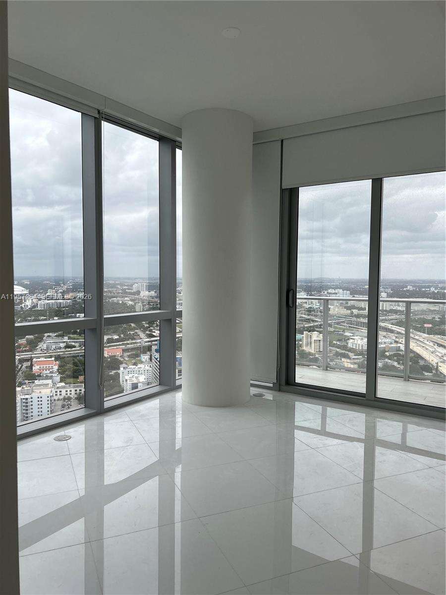 Paramount Miami Worldcenter at 851 1 Ave, Miami, FL 33132 - For Rent photo 14