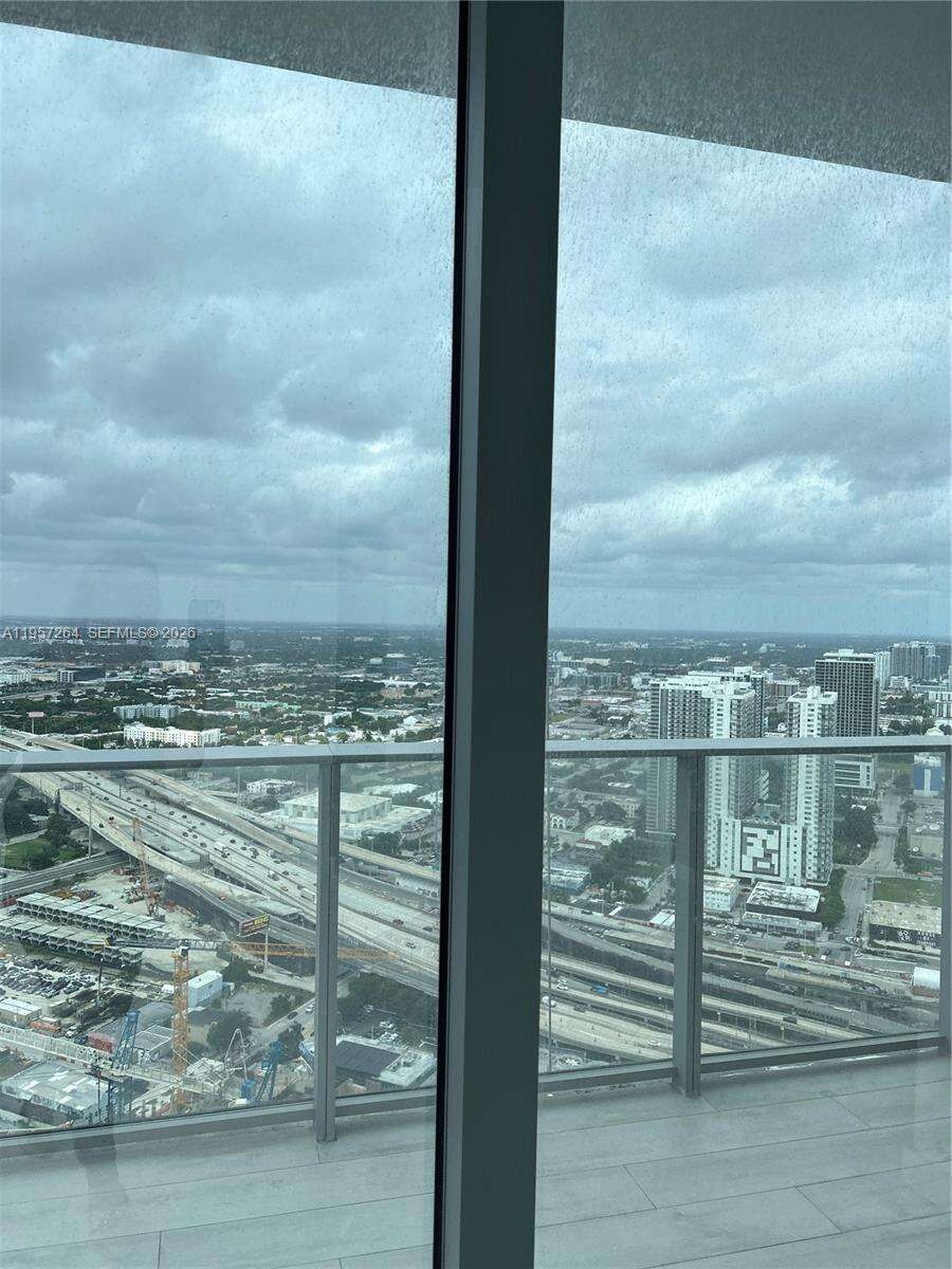 Paramount Miami Worldcenter at 851 1 Ave, Miami, FL 33132 - For Rent photo 16