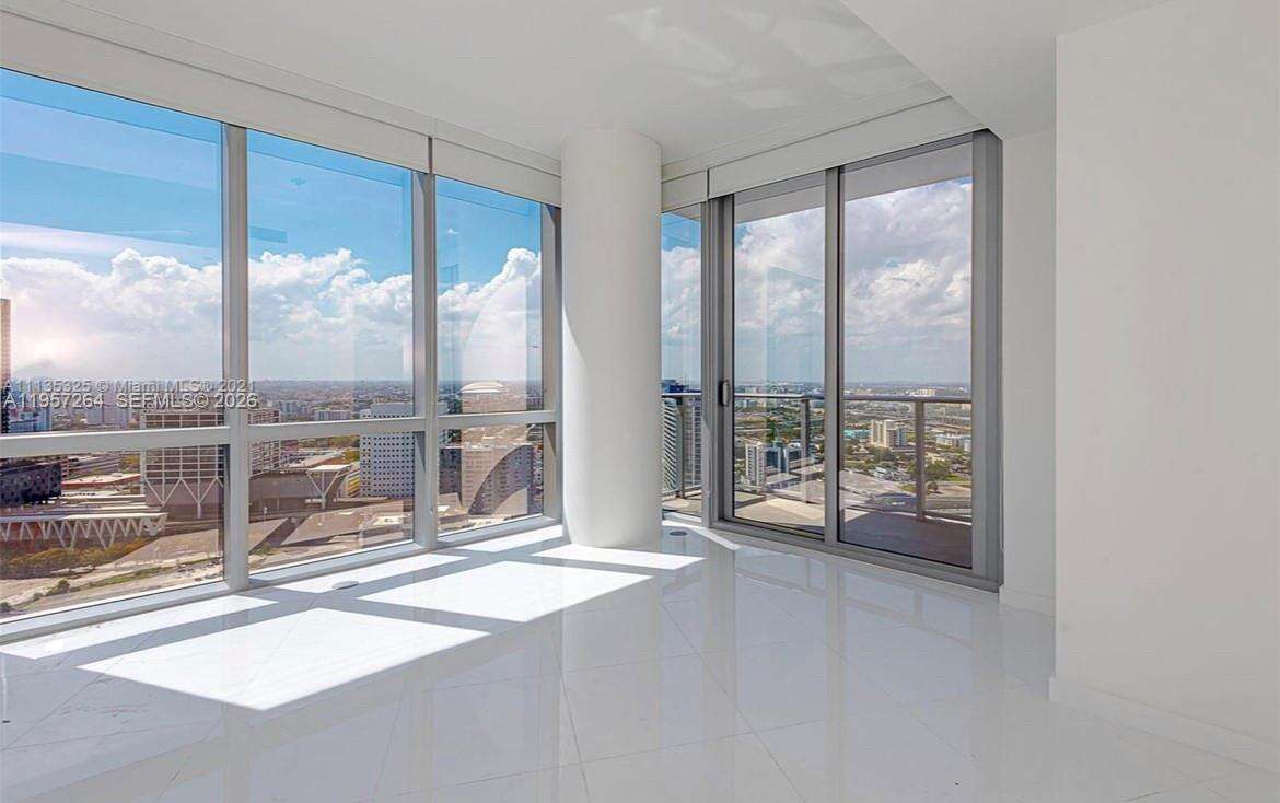 Paramount Miami Worldcenter at 851 1 Ave, Miami, FL 33132 - For Rent photo 20