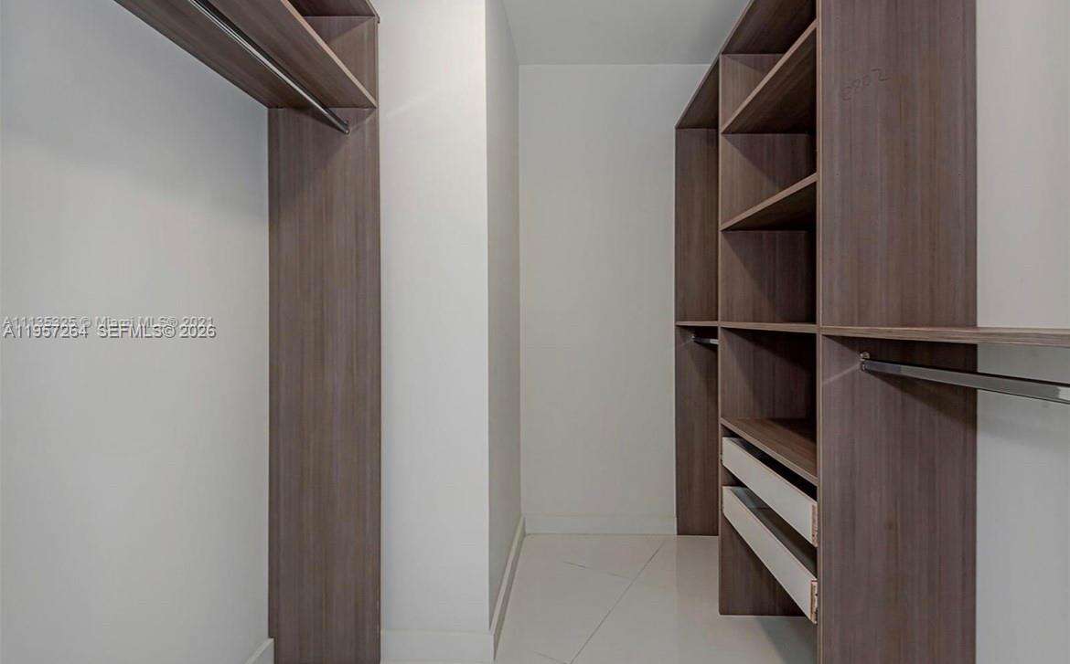 Paramount Miami Worldcenter at 851 1 Ave, Miami, FL 33132 - For Rent photo 21