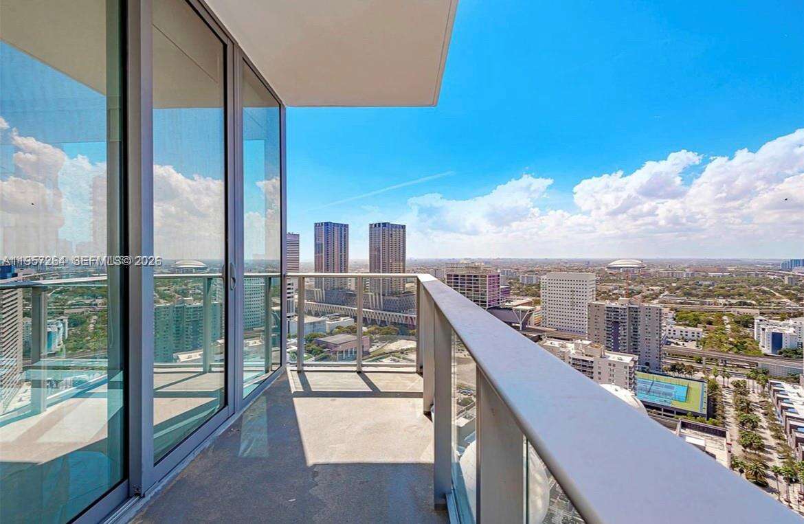 Paramount Miami Worldcenter at 851 1 Ave, Miami, FL 33132 - For Rent photo 23