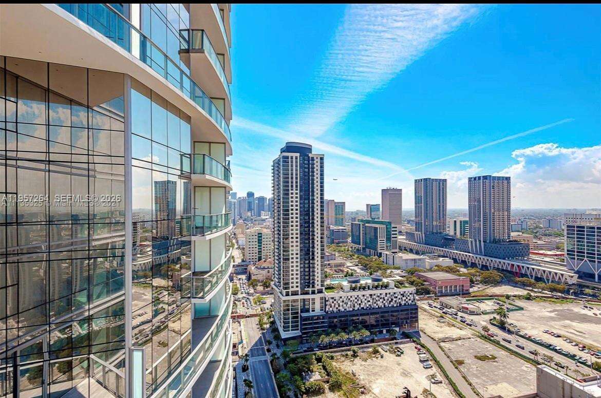 Paramount Miami Worldcenter at 851 1 Ave, Miami, FL 33132 - For Rent photo 24
