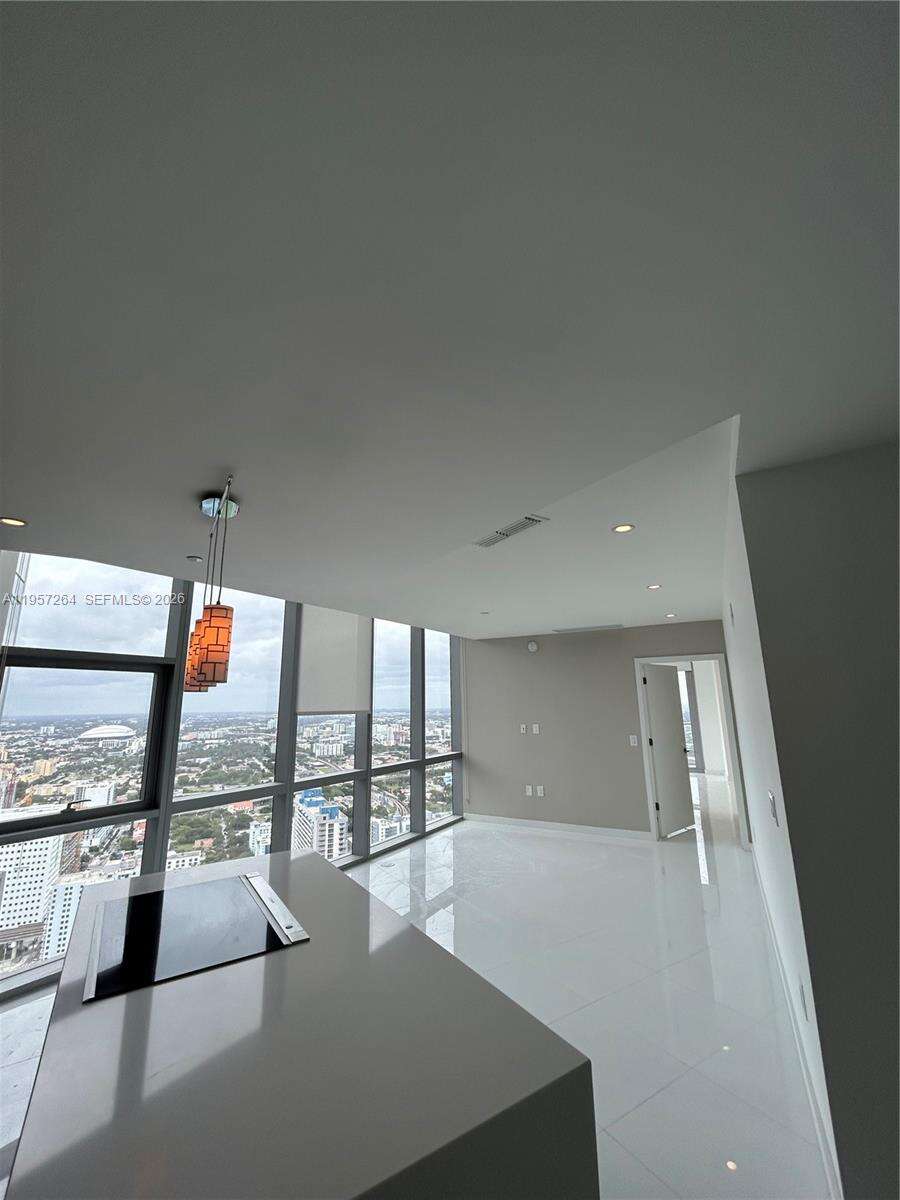 Paramount Miami Worldcenter at 851 1 Ave, Miami, FL 33132 - For Rent photo 4