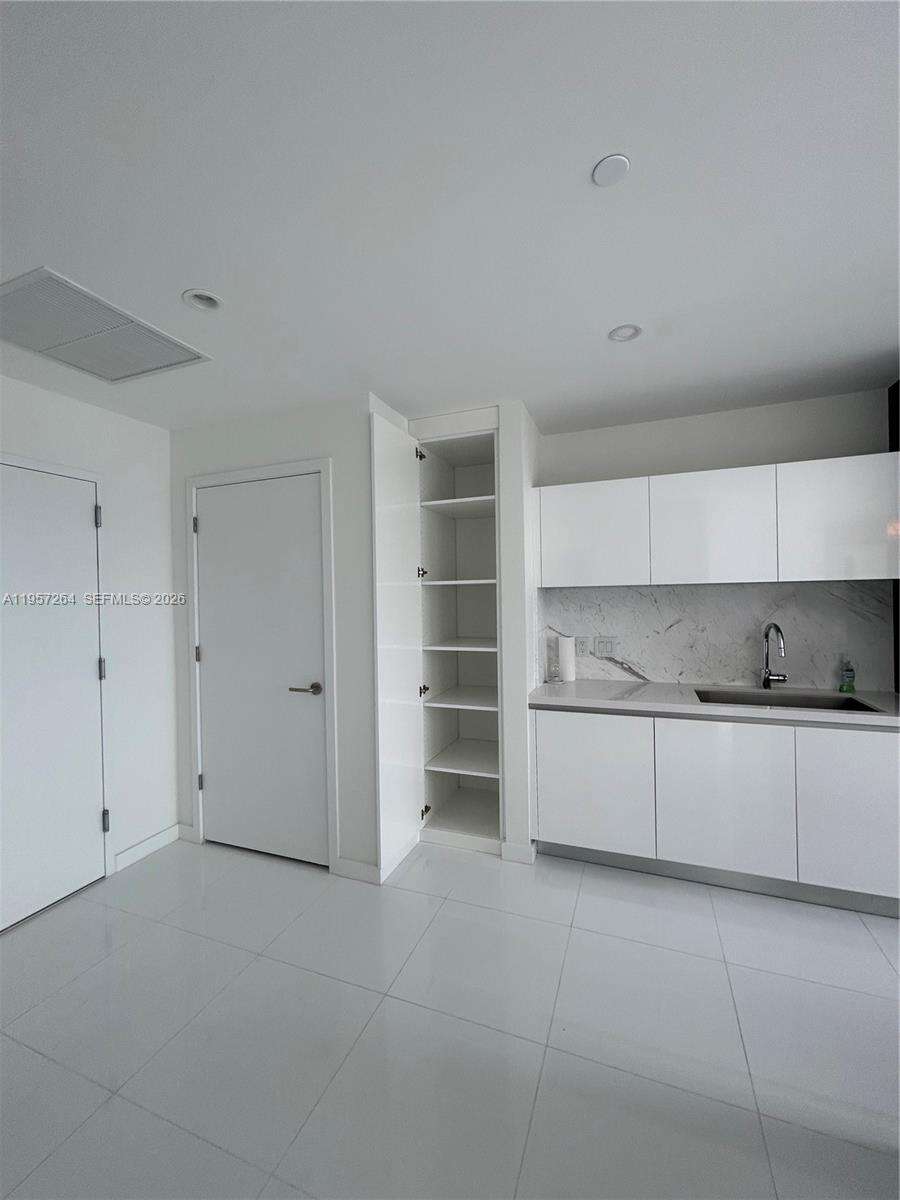 Paramount Miami Worldcenter at 851 1 Ave, Miami, FL 33132 - For Rent photo 6