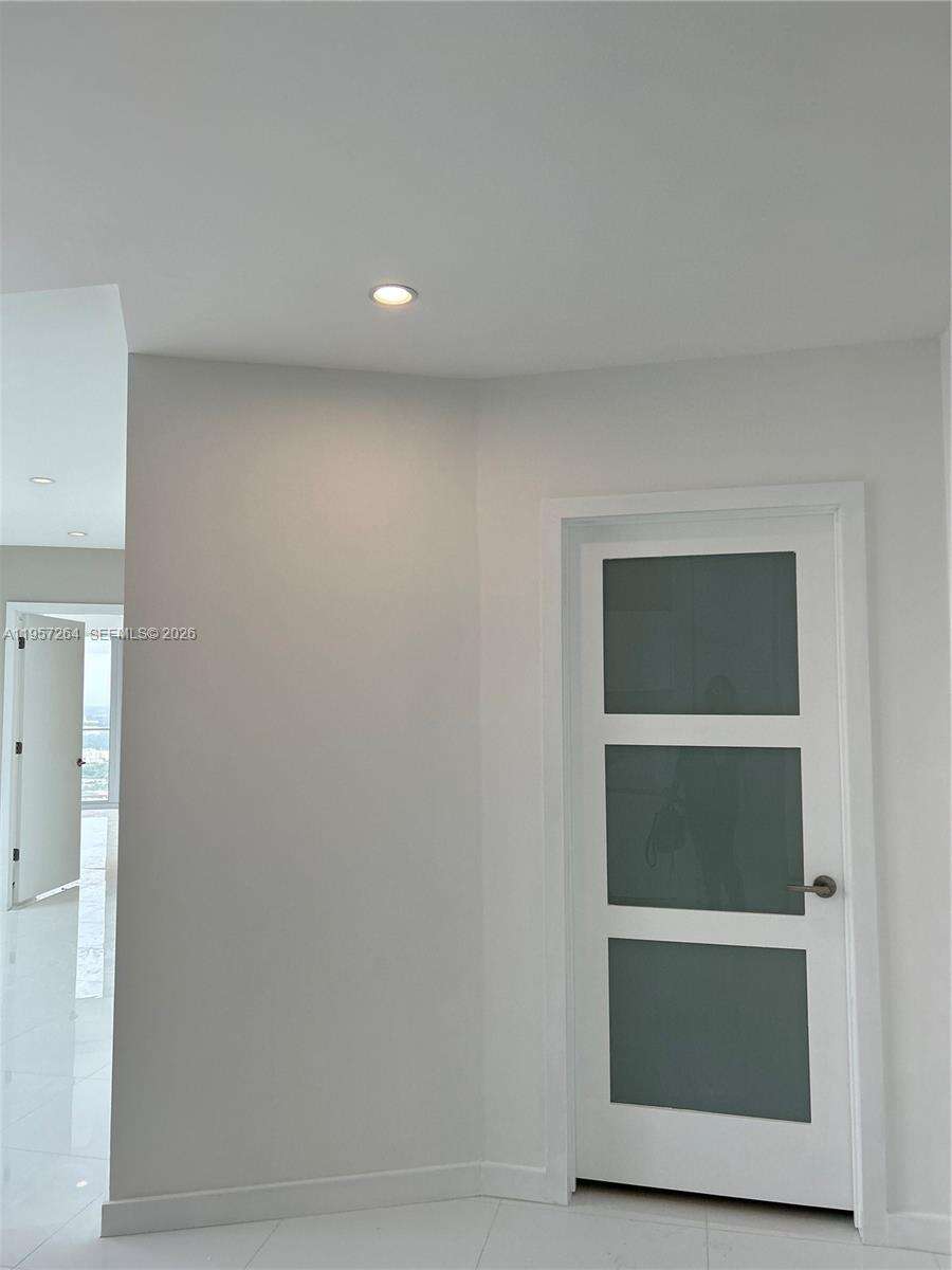 Paramount Miami Worldcenter at 851 1 Ave, Miami, FL 33132 - For Rent photo 8