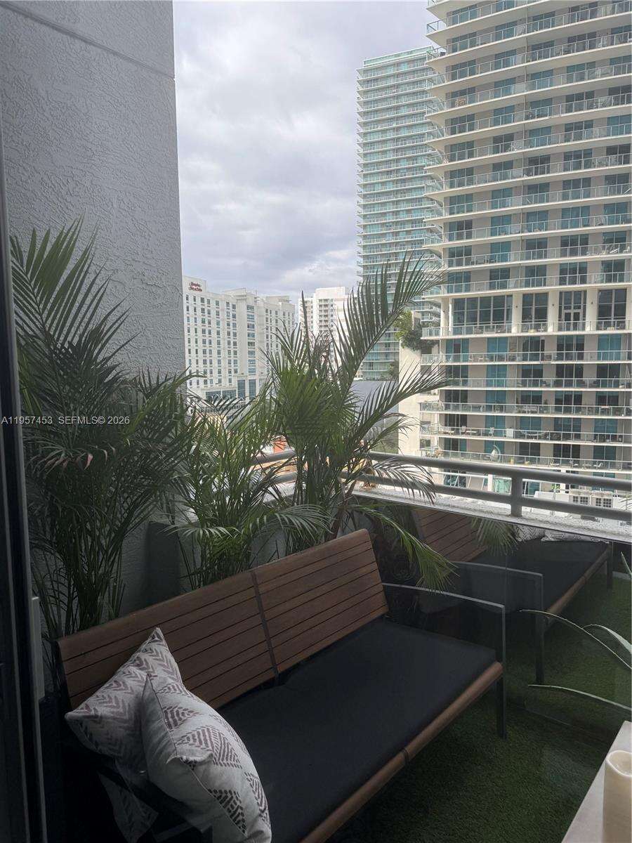 1060 Brickell at 1050 Brickell Ave, Miami, FL 33131 - For Rent photo 2