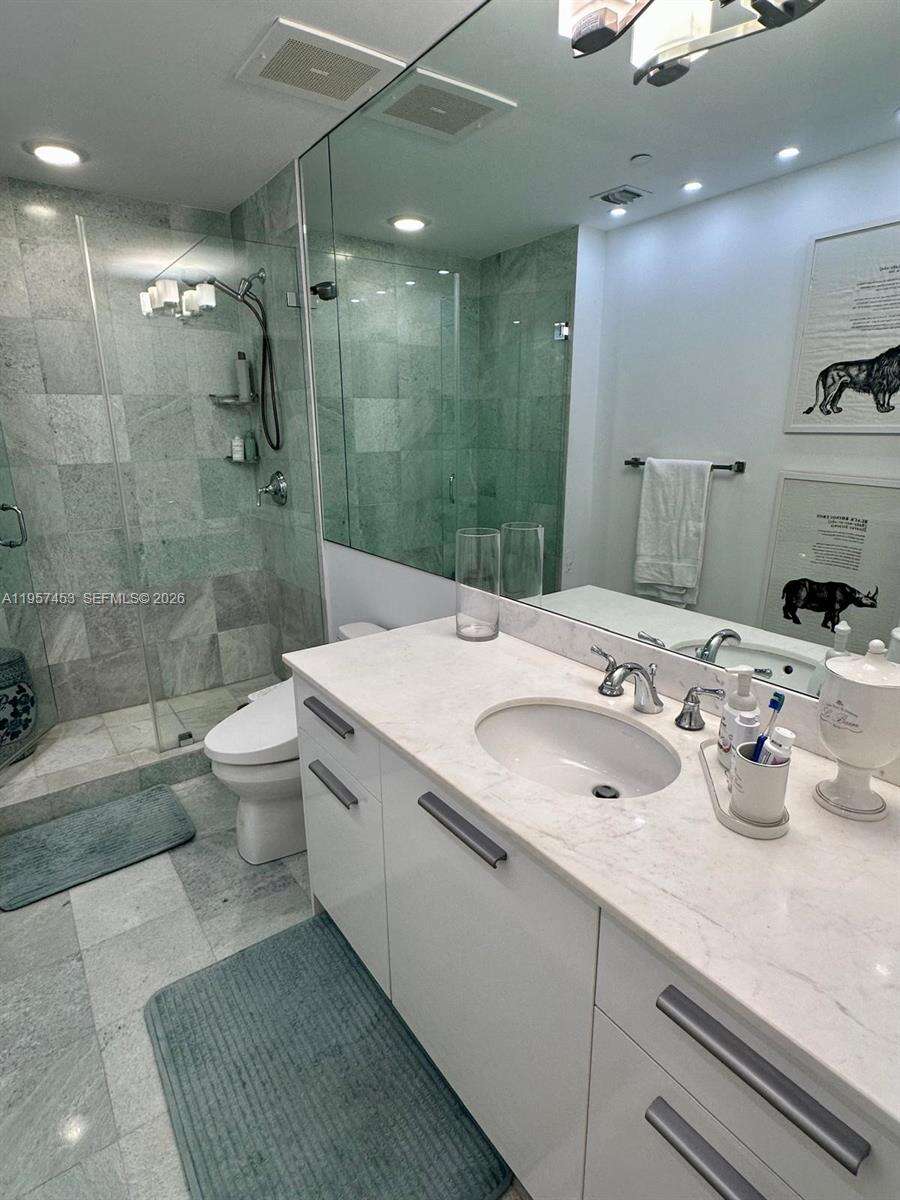 1060 Brickell at 1050 Brickell Ave, Miami, FL 33131 - For Rent photo 32