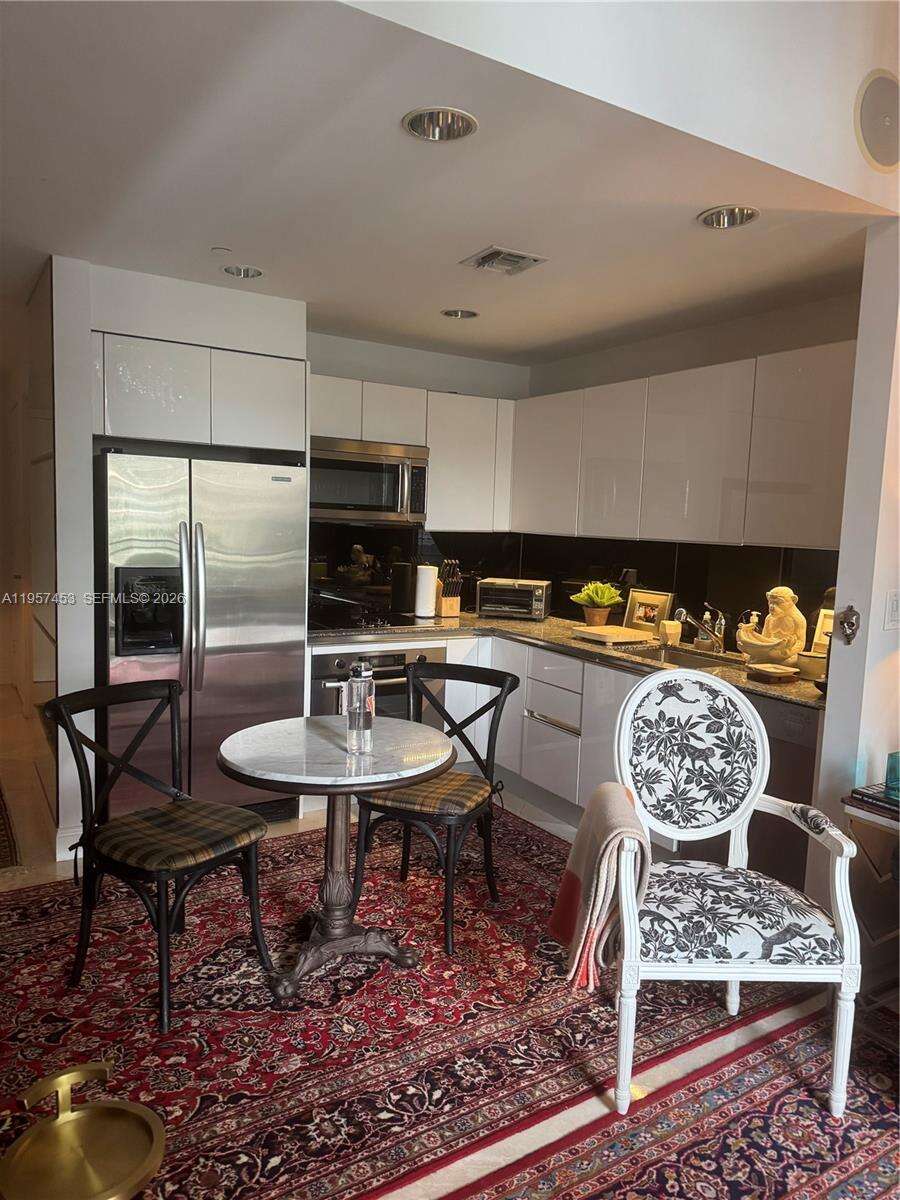1060 Brickell at 1050 Brickell Ave, Miami, FL 33131 - For Rent photo 6