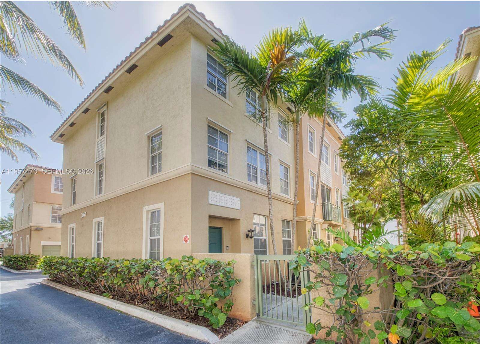 2080 Ocean Drive at 2067 Ocean Dr, Hallandale Beach, FL 33009 - For Rent photo 22