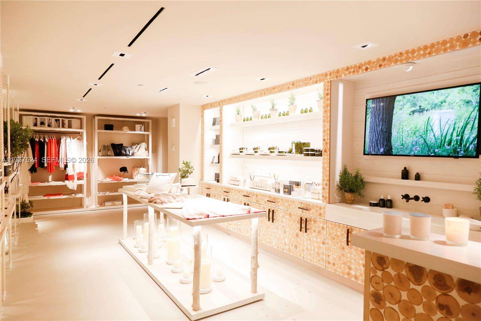 Roney Palace at 2301 Collins Ave, Miami Beach, FL 33139 - For Rent photo 32