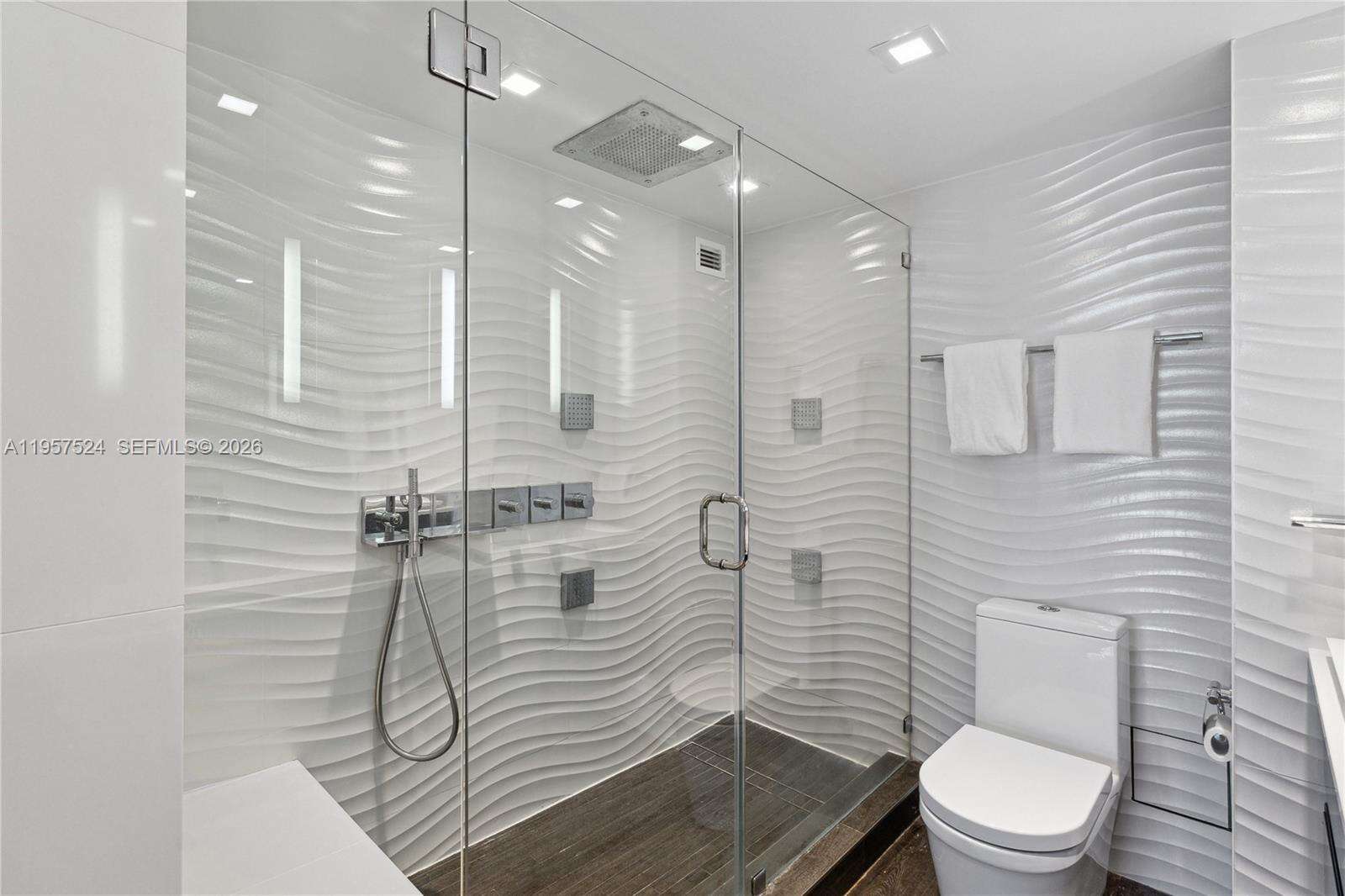 Roney Palace at 2301 Collins Ave, Miami Beach, FL 33139 - For Rent photo 9