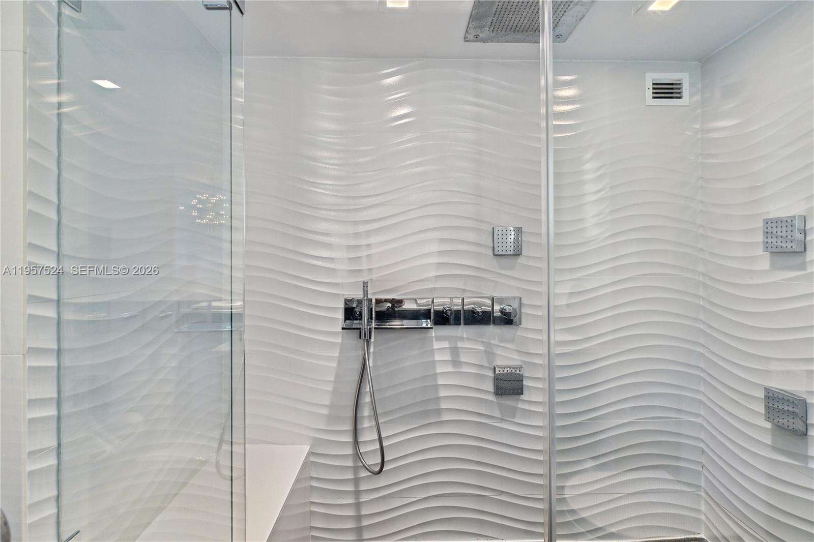 Roney Palace at 2301 Collins Ave, Miami Beach, FL 33139 - For Rent photo 10