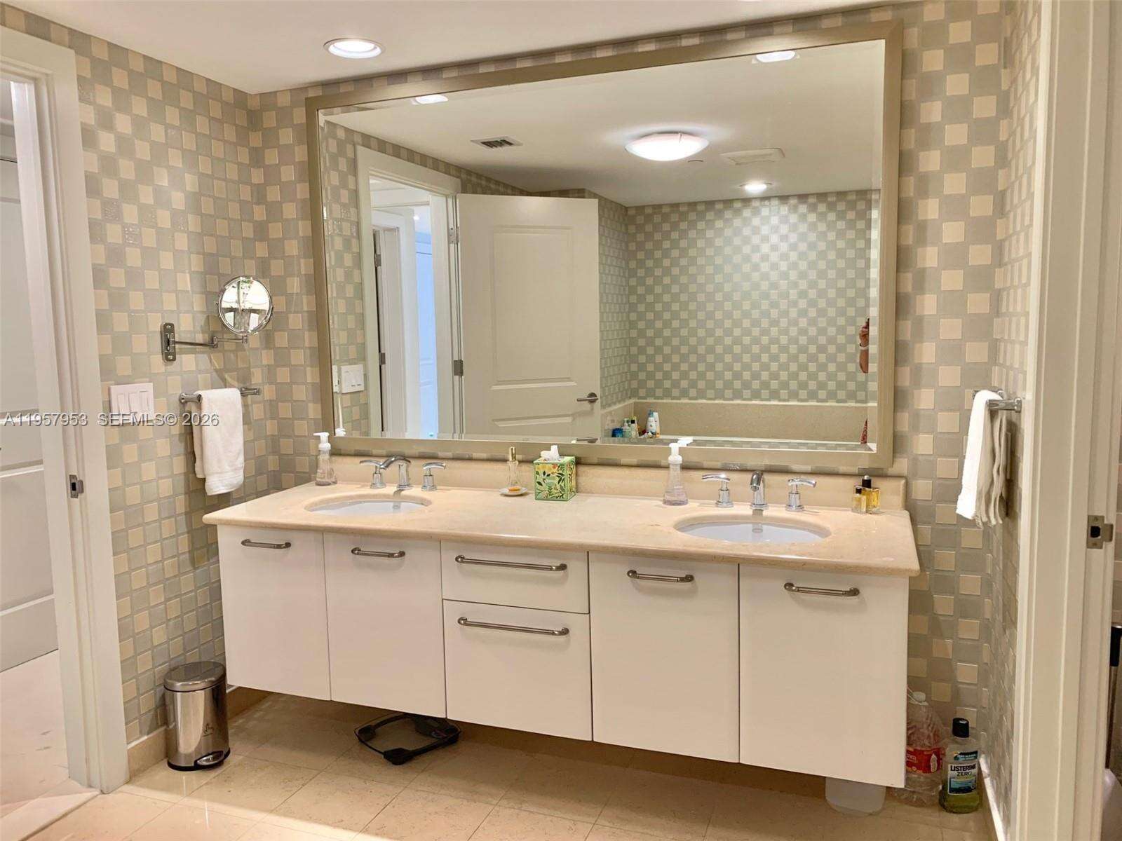 Ocean Palms at 3101 Ocean Dr, Hollywood, FL 33019 - For Rent photo 17