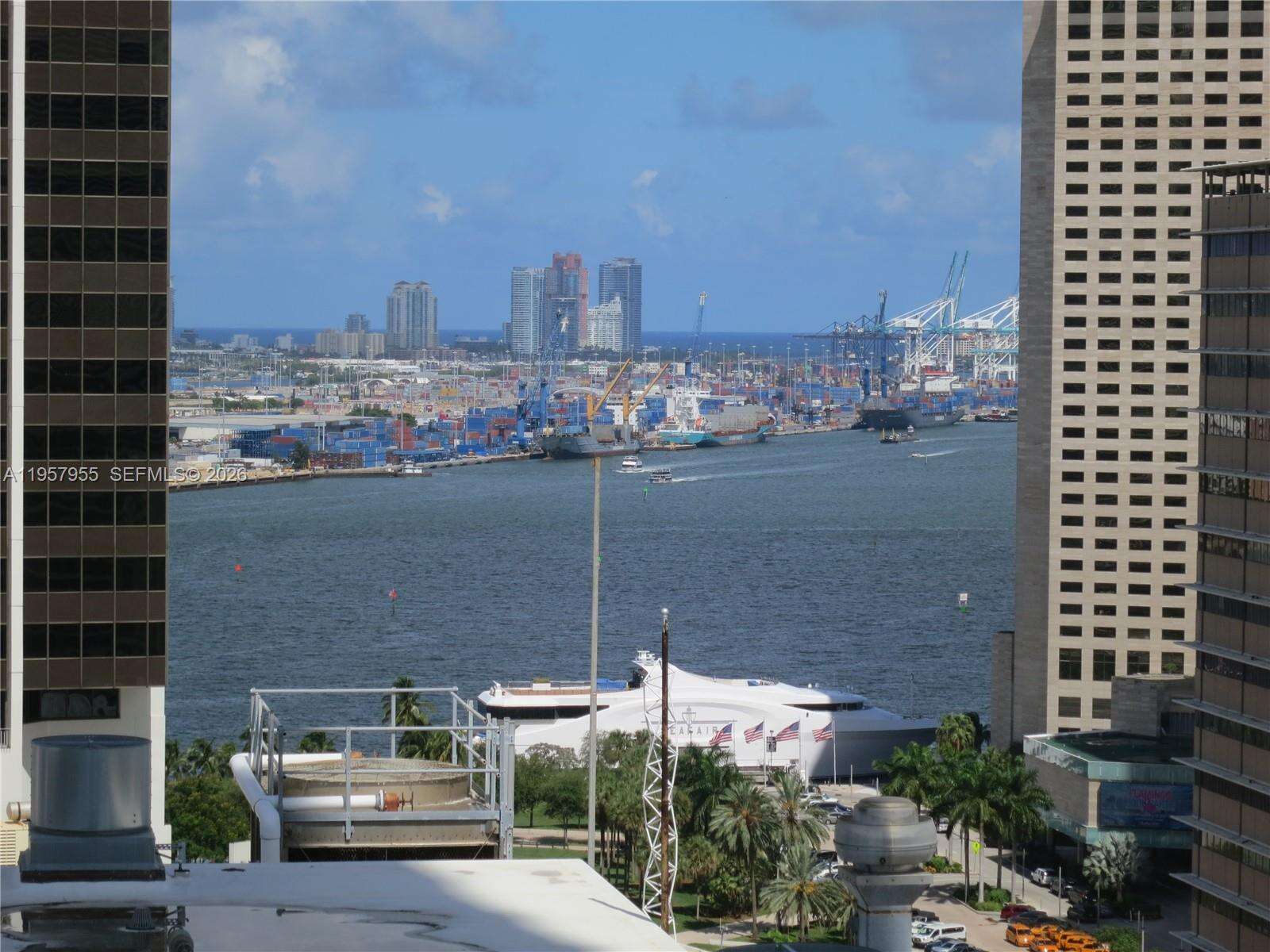 Centro at 151 1 St, Miami, FL 33131 - For Rent photo 17