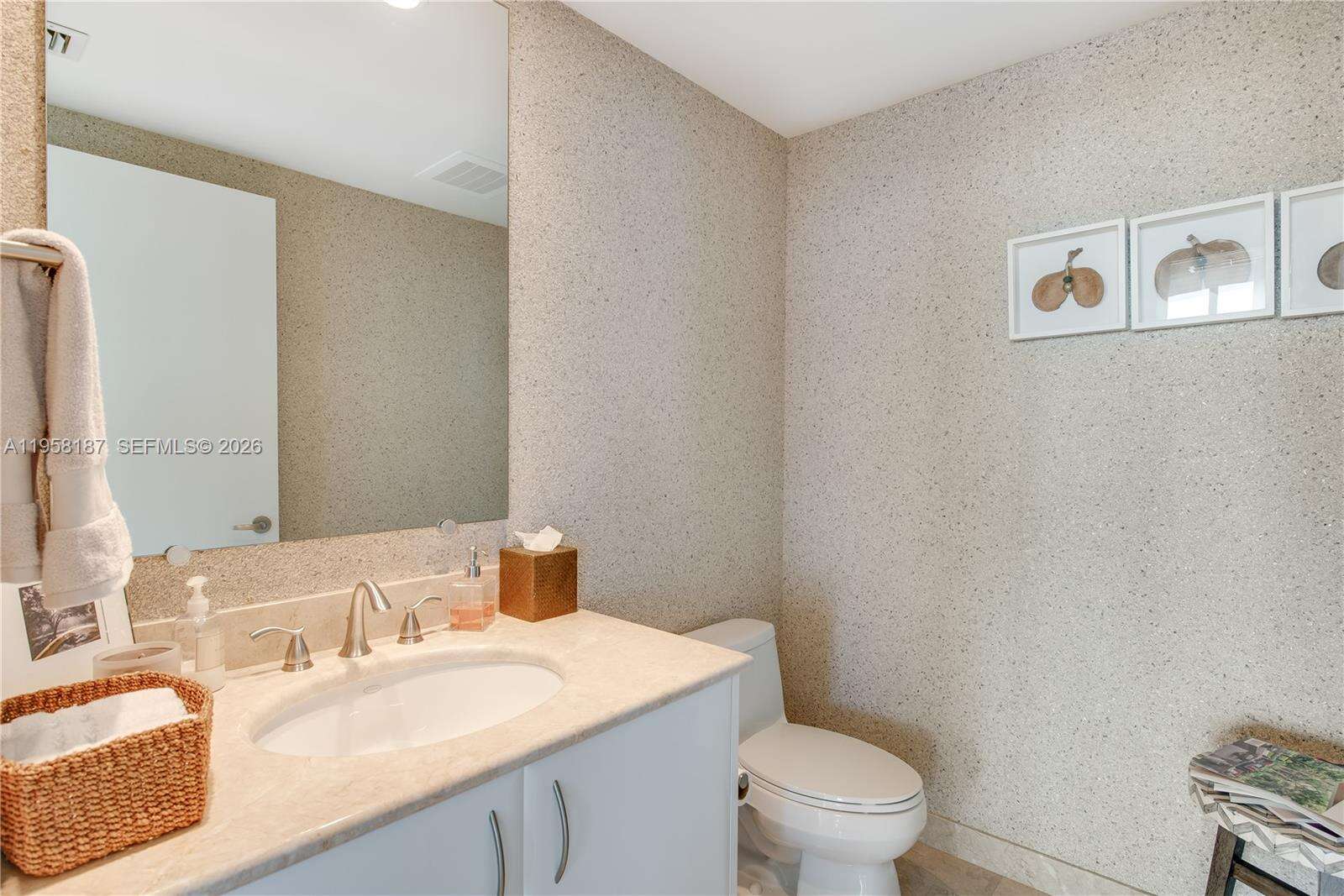 Jade At Brickell Bay at 1331 Brickell Bay Dr, Miami, FL 33131 - For Rent photo 2