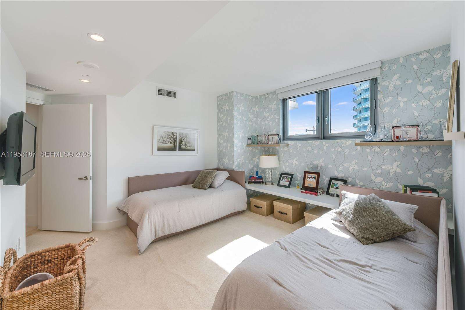 Jade At Brickell Bay at 1331 Brickell Bay Dr, Miami, FL 33131 - For Rent photo 19