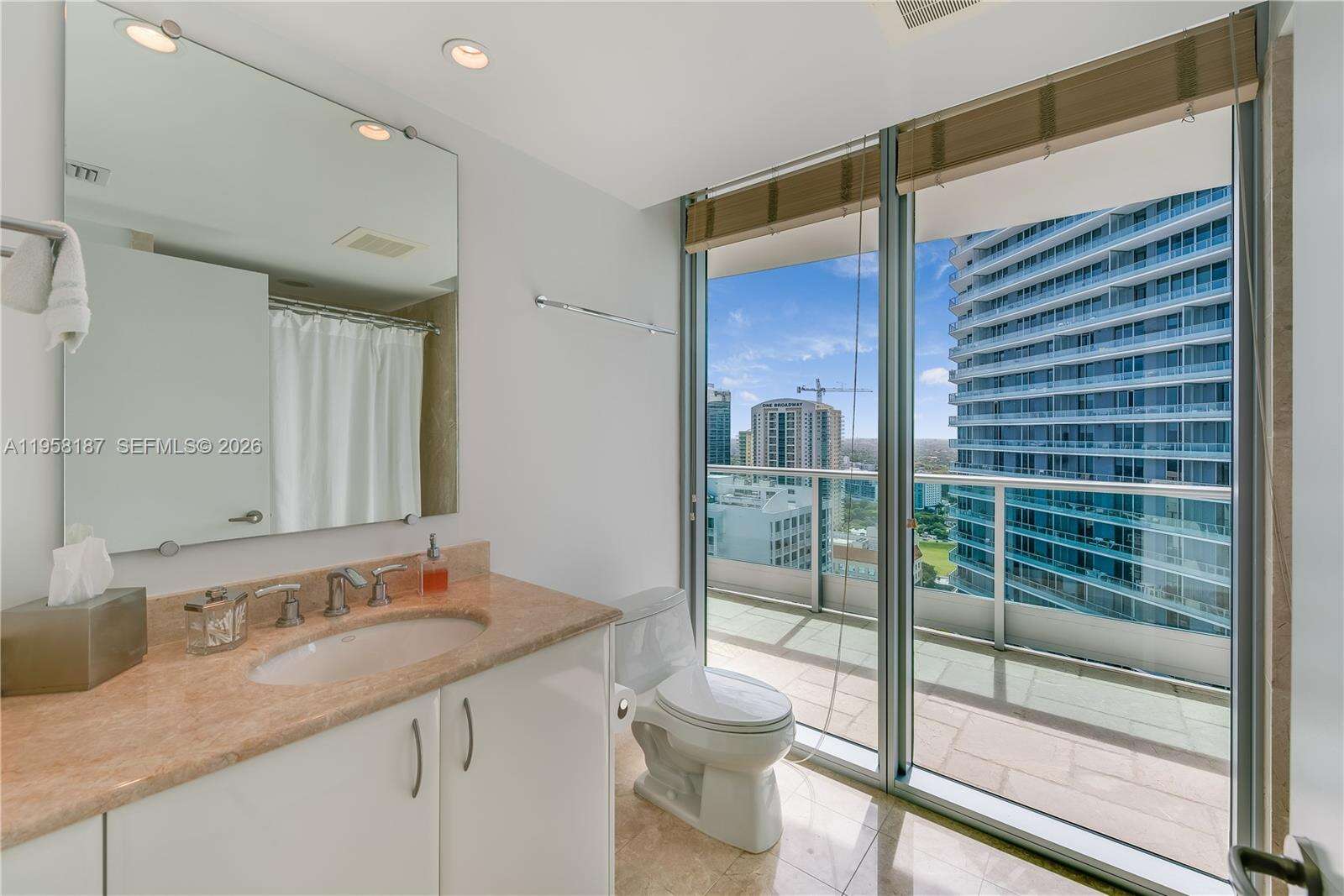 Jade At Brickell Bay at 1331 Brickell Bay Dr, Miami, FL 33131 - For Rent photo 5