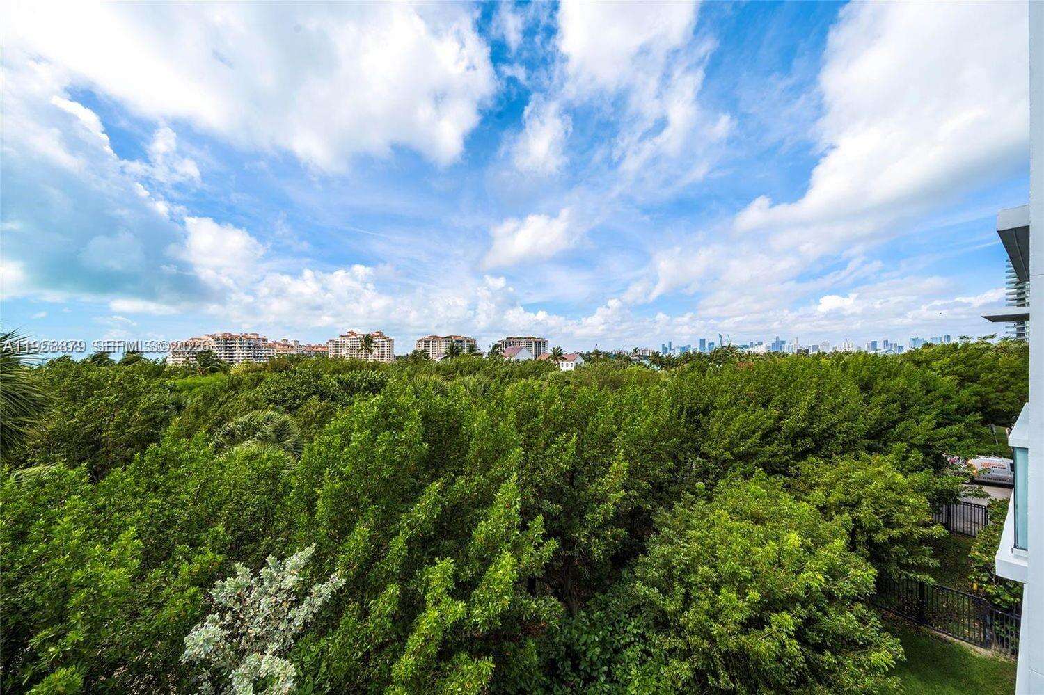 Continuum South Tower at 100 Pointe Dr, Miami Beach, FL 33139 - For Rent photo 14