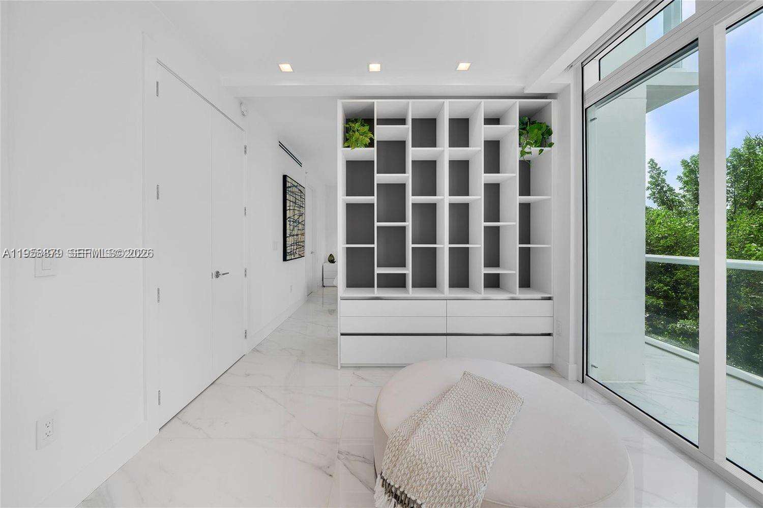 Continuum South Tower at 100 Pointe Dr, Miami Beach, FL 33139 - For Rent photo 21