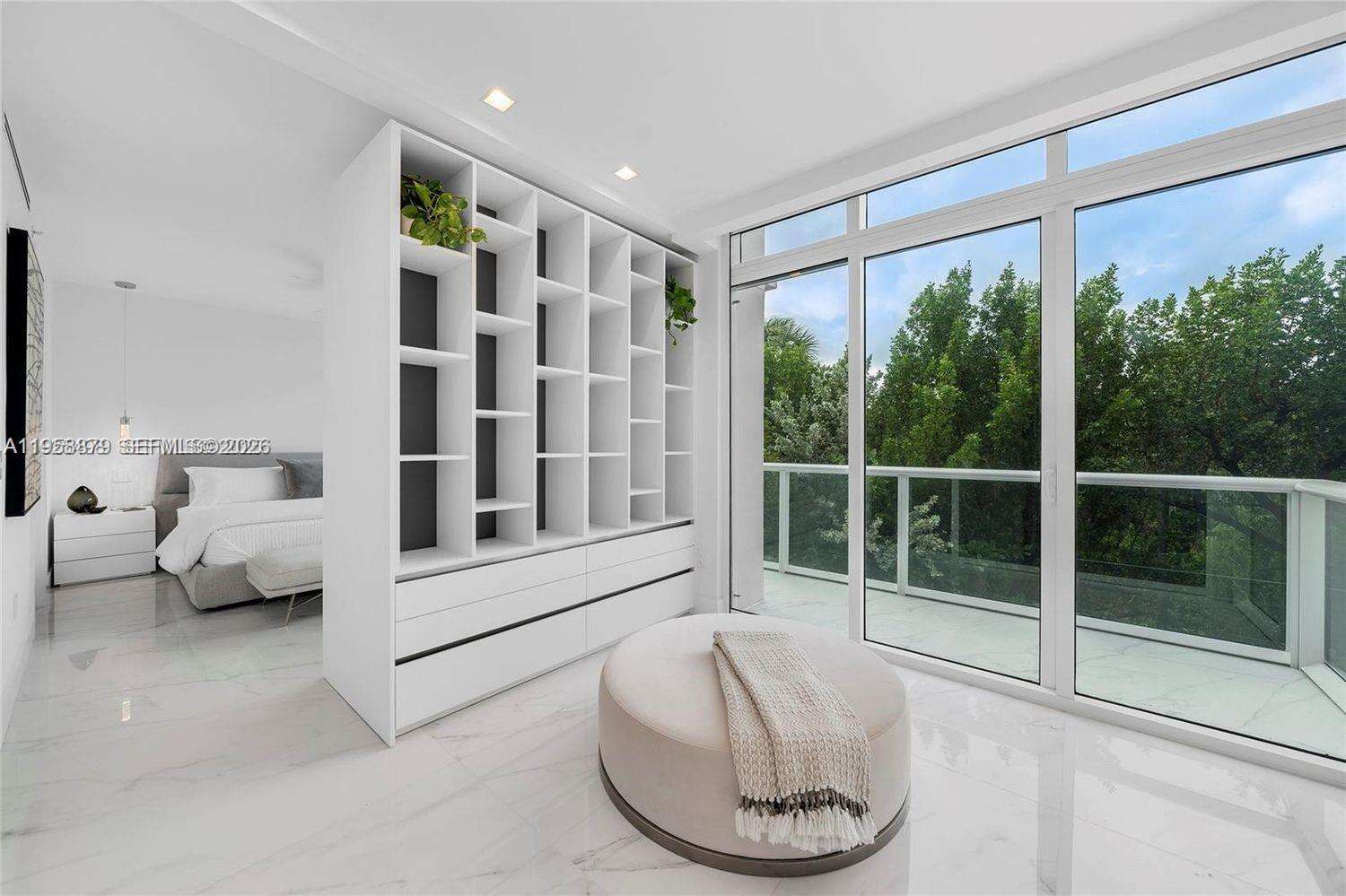 Continuum South Tower at 100 Pointe Dr, Miami Beach, FL 33139 - For Rent photo 23